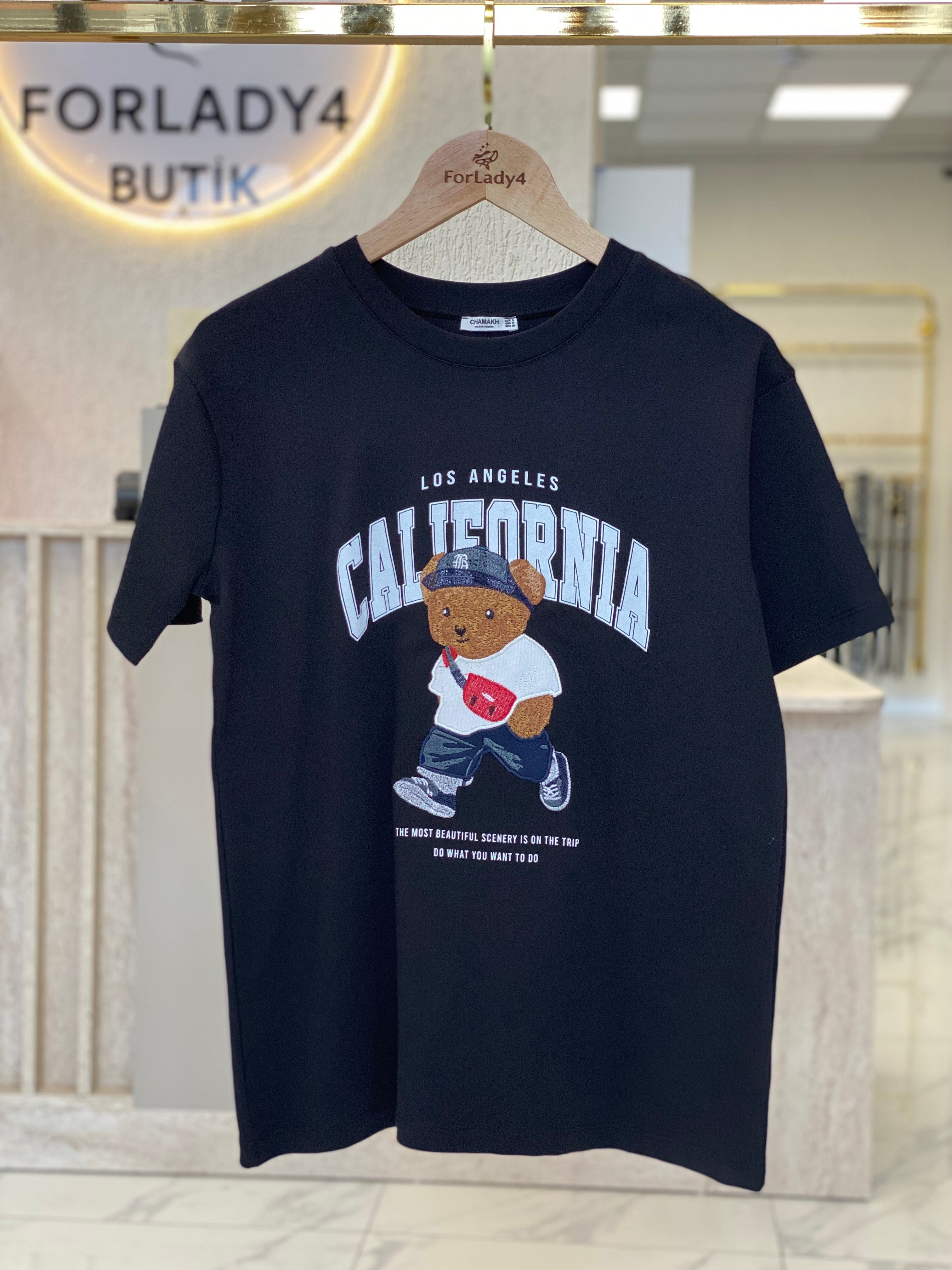 Siyah Ayıcık Nakışlı Bisiklet Yaka Kadın T-Shirt