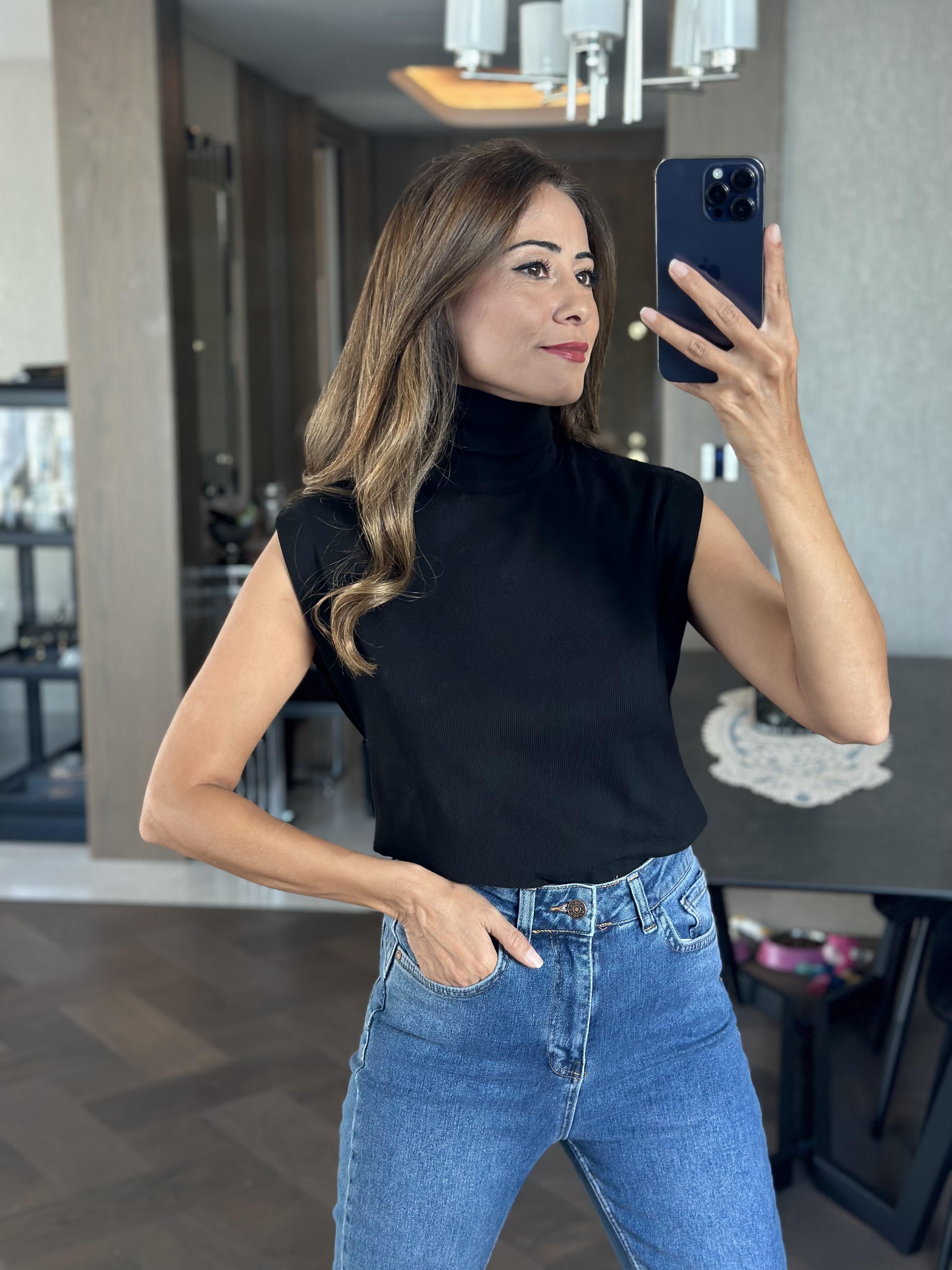 Siyah Balıkçı Yaka Sıfır Kol Kaşkorse Kadın Bluz