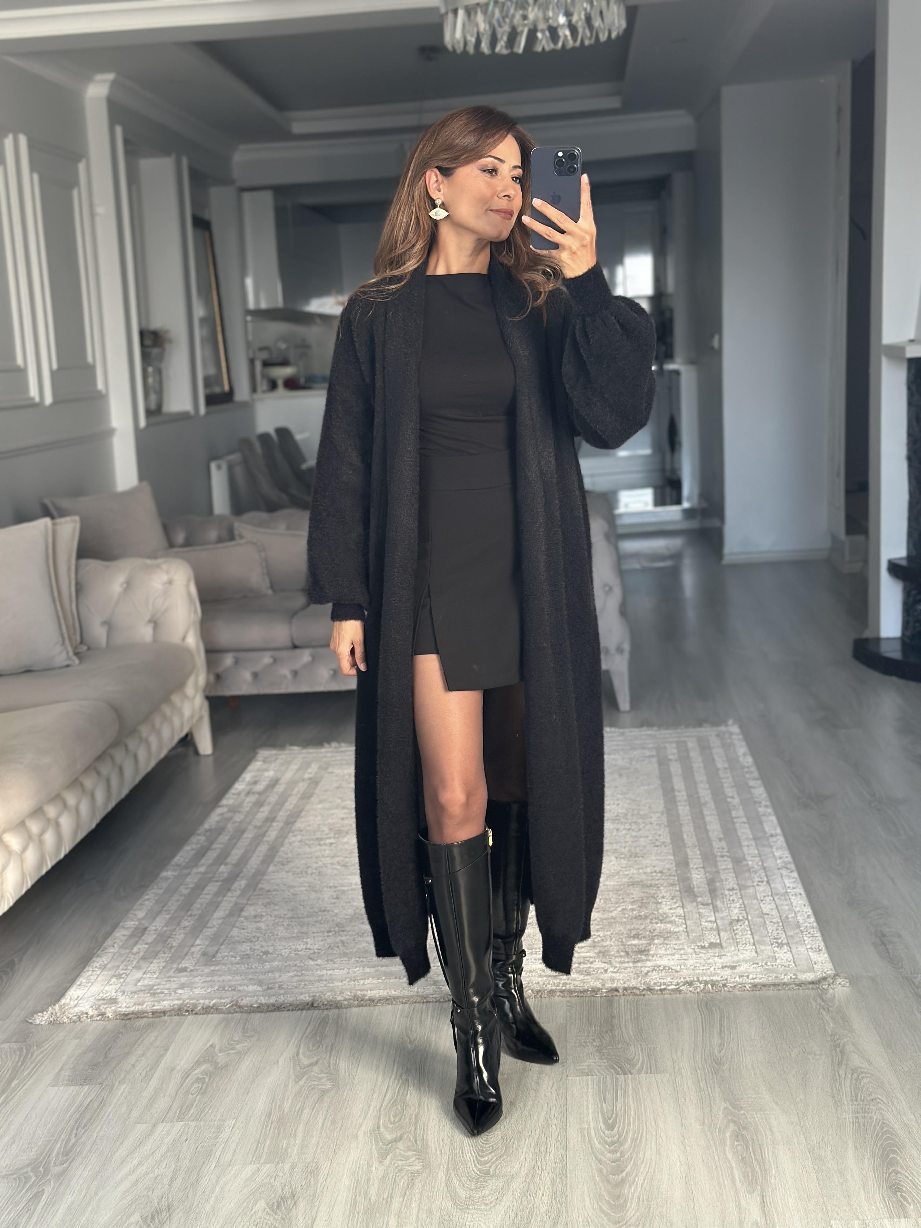 Siyah Balon Kol Sakallı Uzun Kadın Triko Hırka 