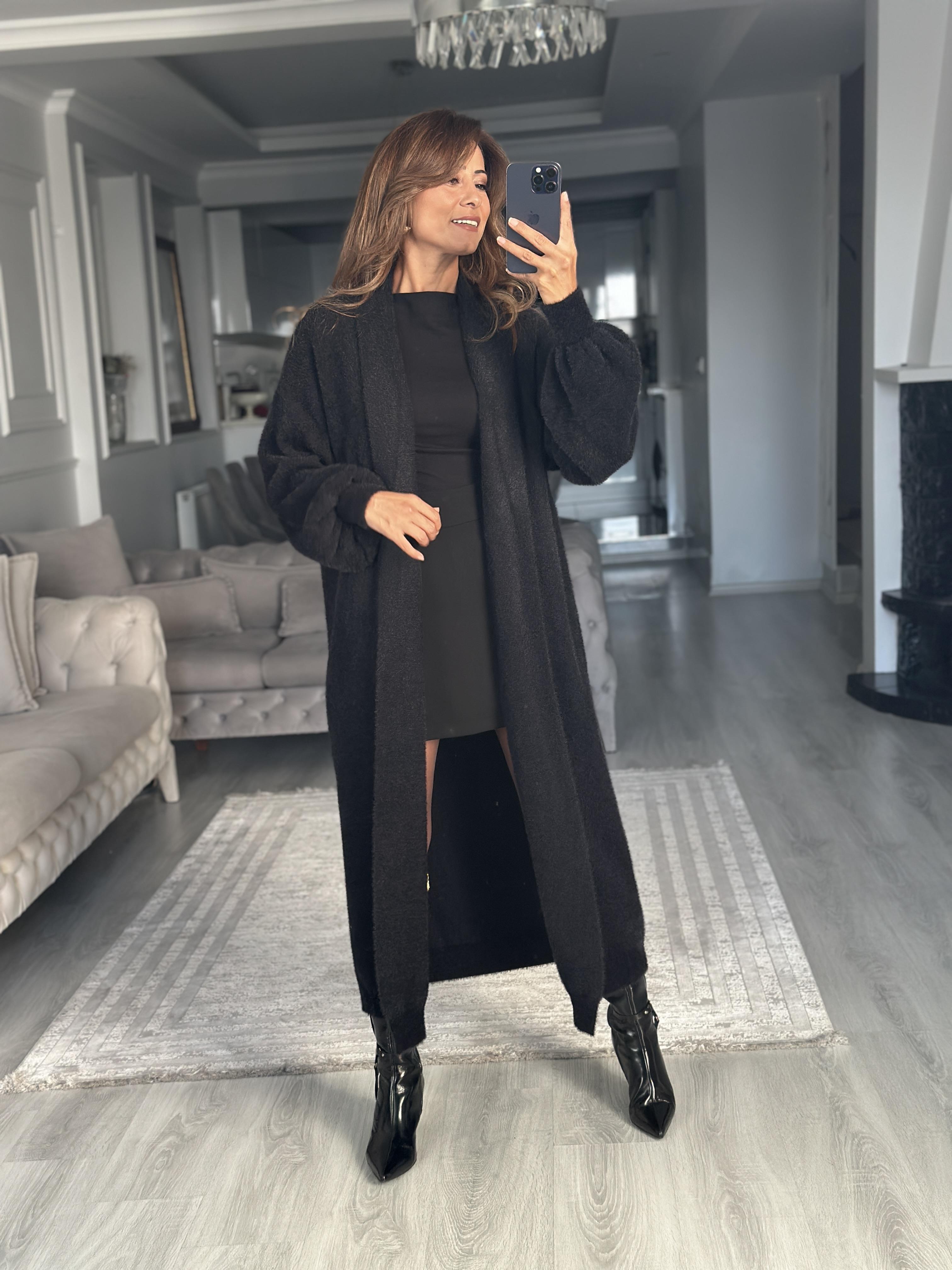 Siyah Balon Kol Sakallı Uzun Kadın Triko Hırka 