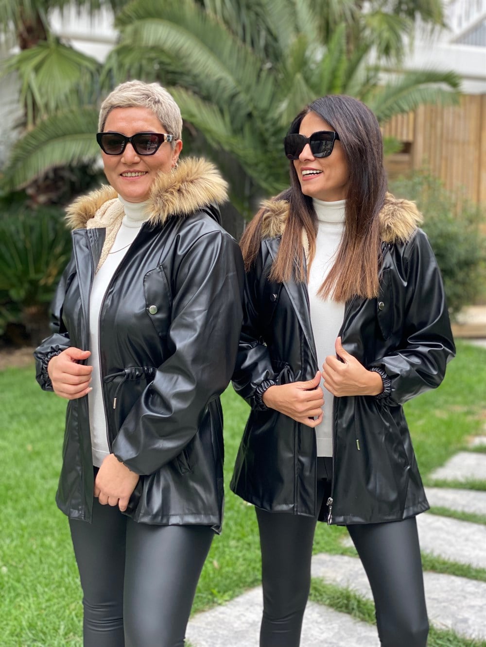 Siyah Bel Büzgülü İçi Kürklü Kapüşonlu Deri Kadın Parka