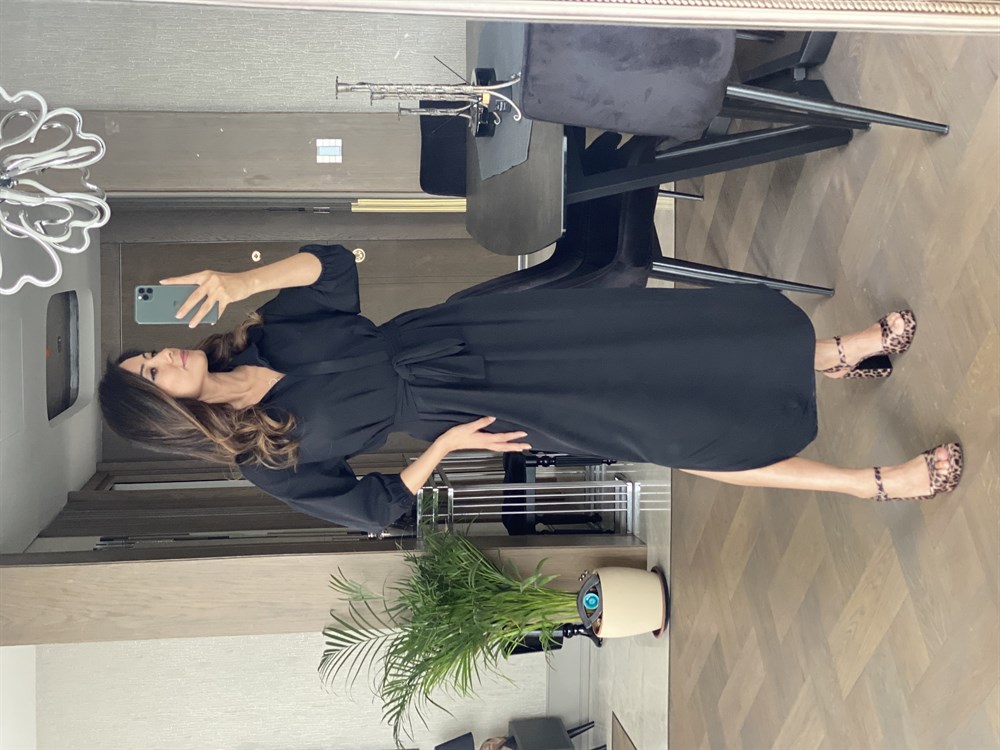 Siyah Bel Pilili Kuşaklı Elbise