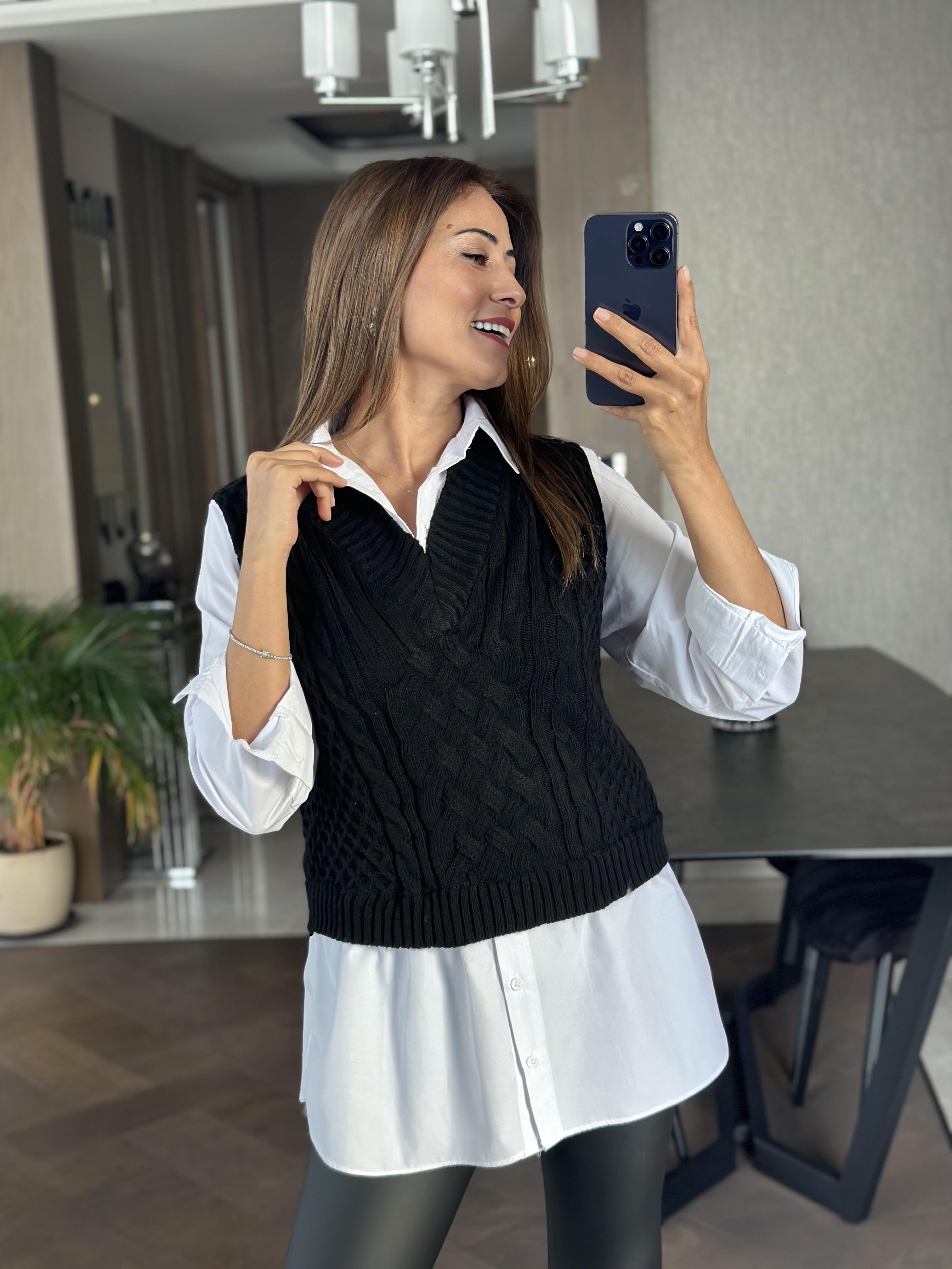 Siyah Beyaz Gömlekli Triko Kadın Süveter