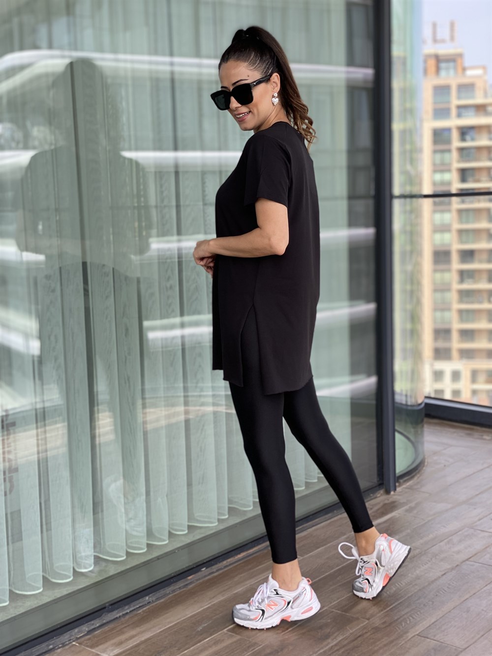 Siyah Bisiklet Yaka Basic T-Shirt