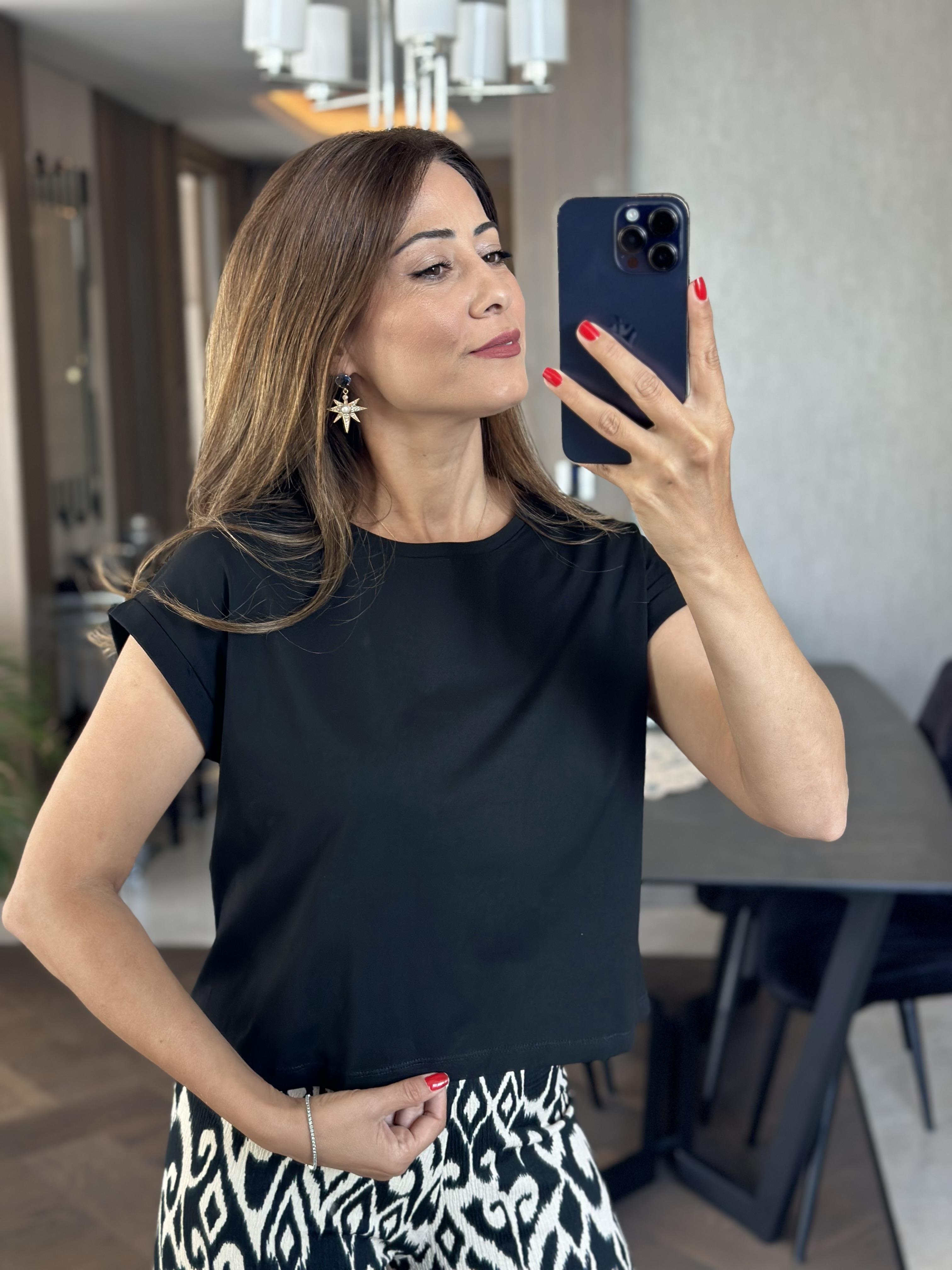 Siyah Bisiklet Yaka Basic Top Kadın Crop T-Shirt