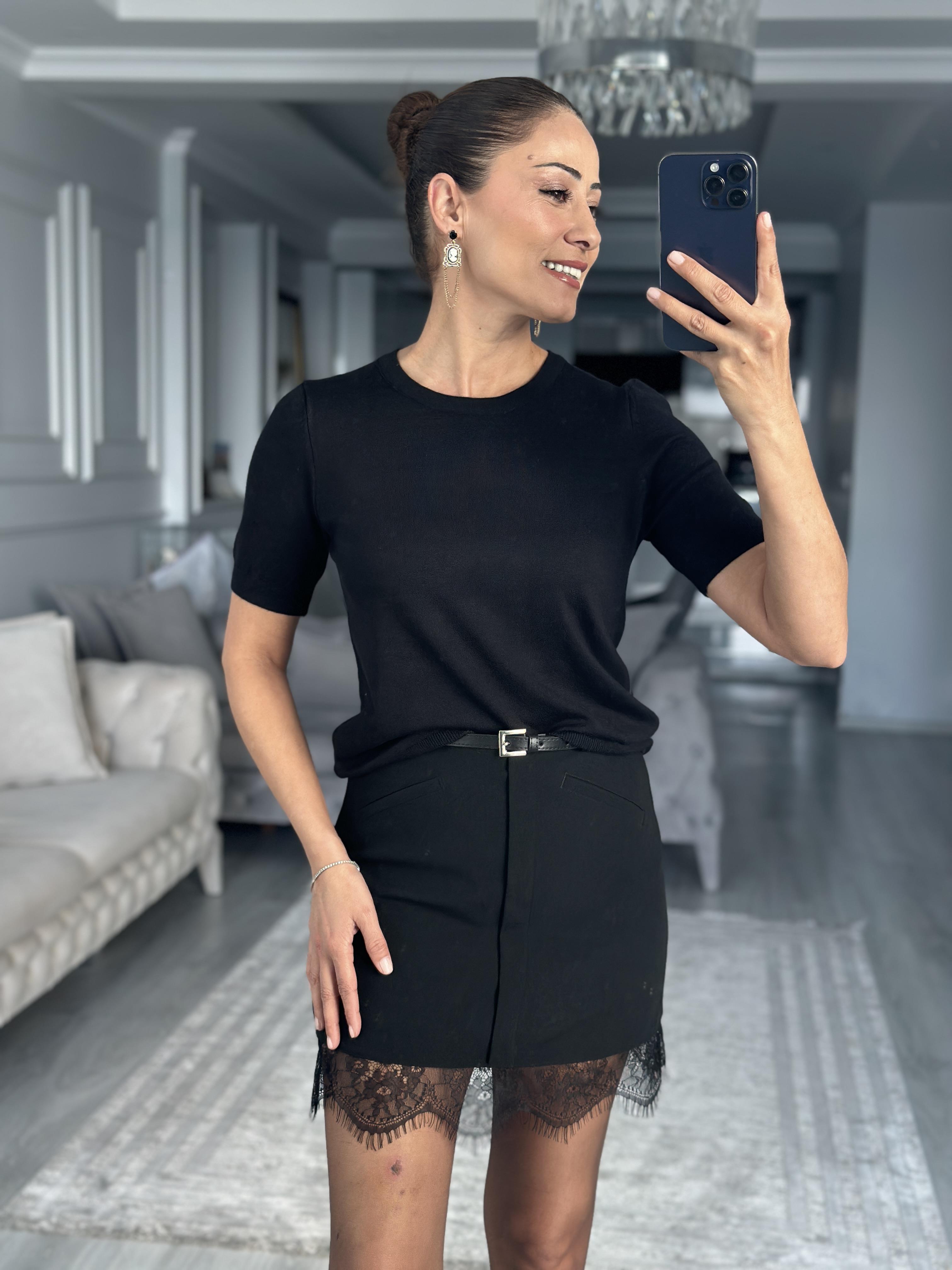 Siyah Bisiklet Yaka Kısa Kol Basic Kadın Triko Bluz