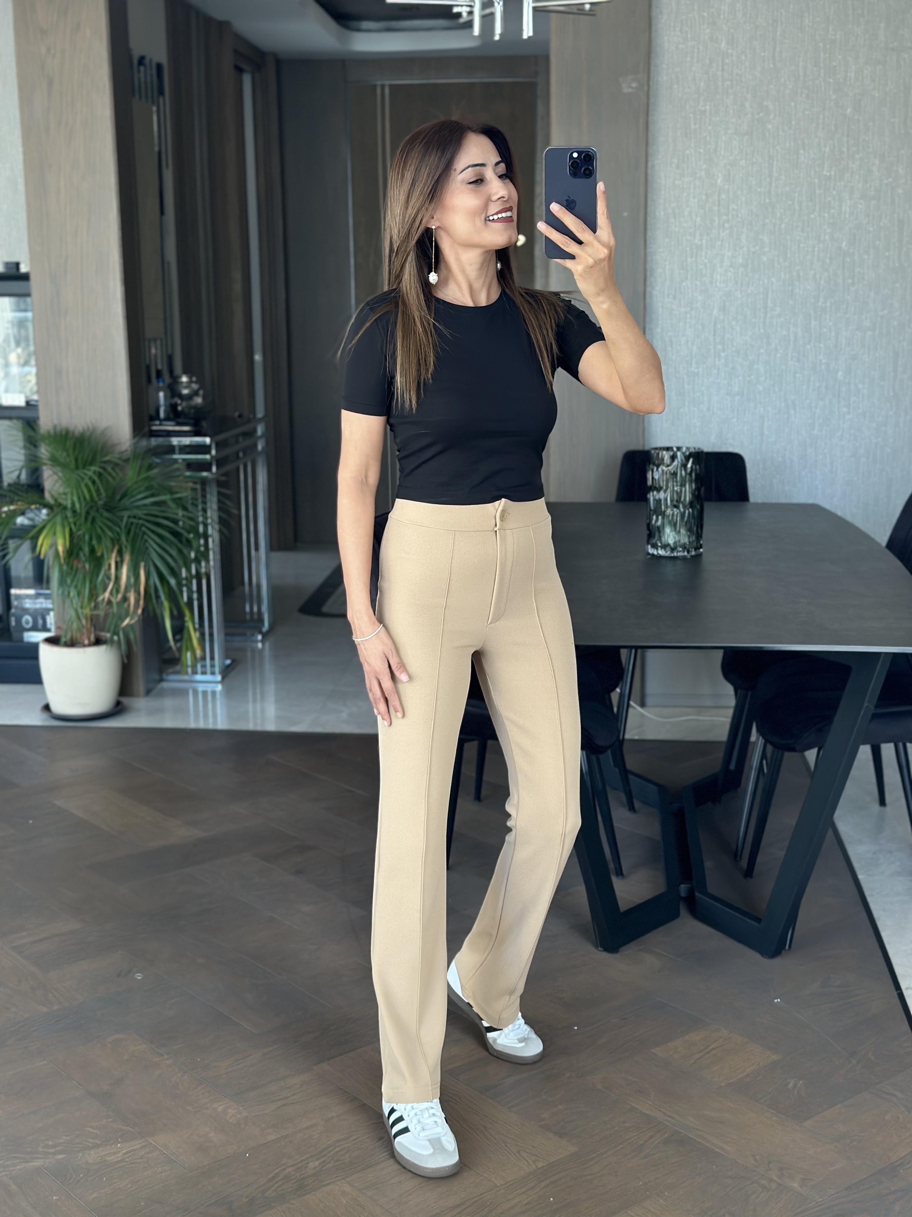Siyah Bisiklet Yaka Kısa Kol Kadın Crop Body