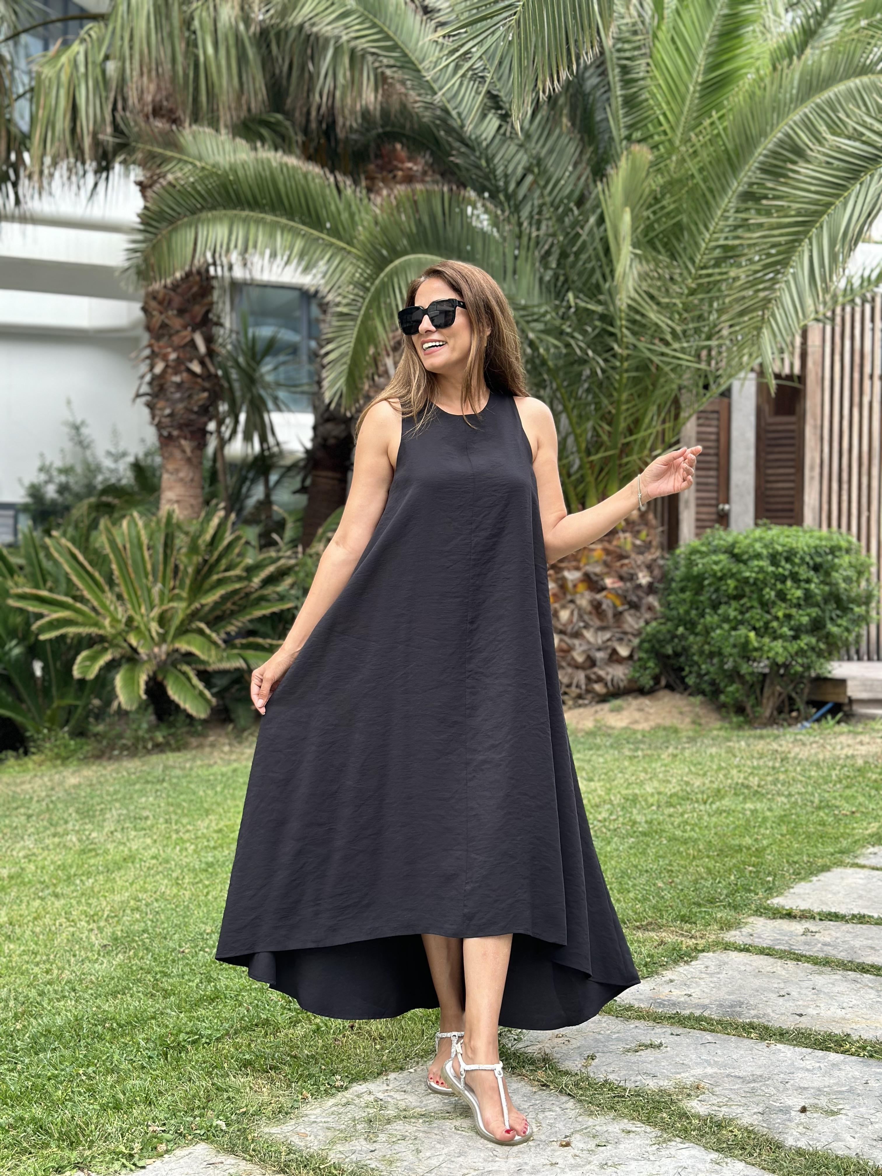 Siyah Bisiklet Yaka Sırtı Fermuarlı Sıfır Kol Tnsl Maksi Boy Kadın Elbise