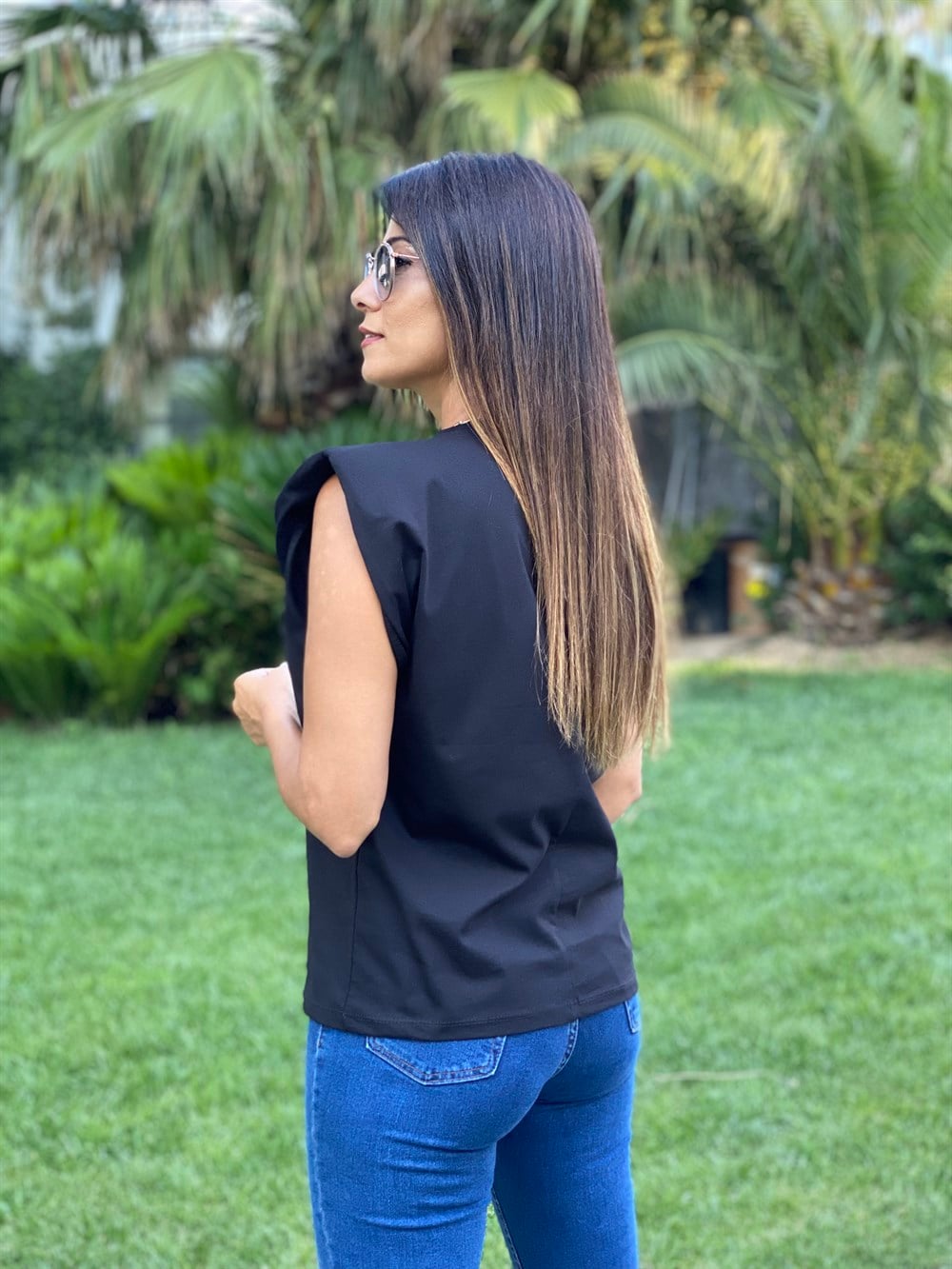 Siyah Bisiklet Yaka Vatkalı Kadın T-Shirt