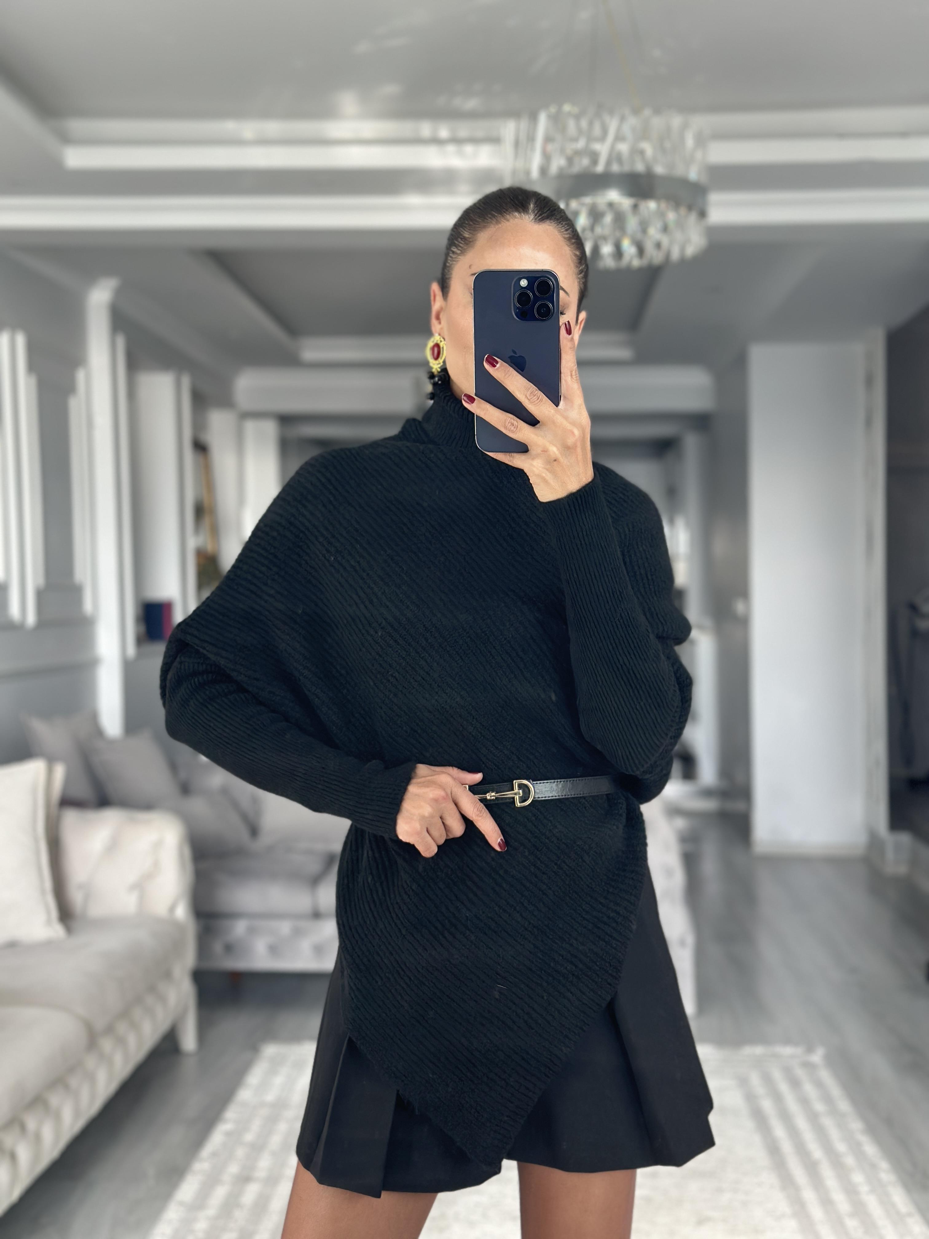Siyah Boğazlı Panço Kesim Kadın Triko Kazak