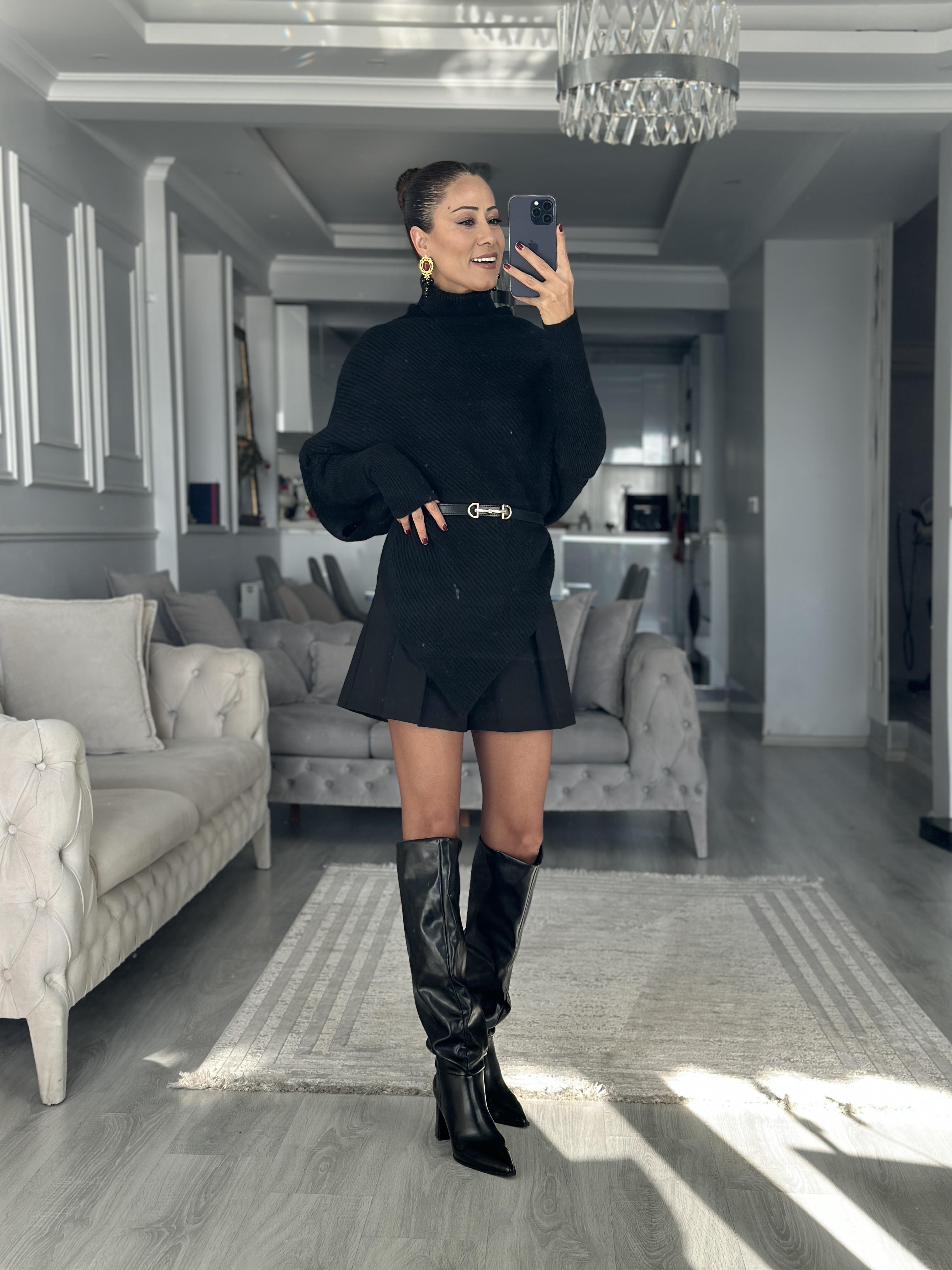 Siyah Boğazlı Panço Kesim Kadın Triko Kazak