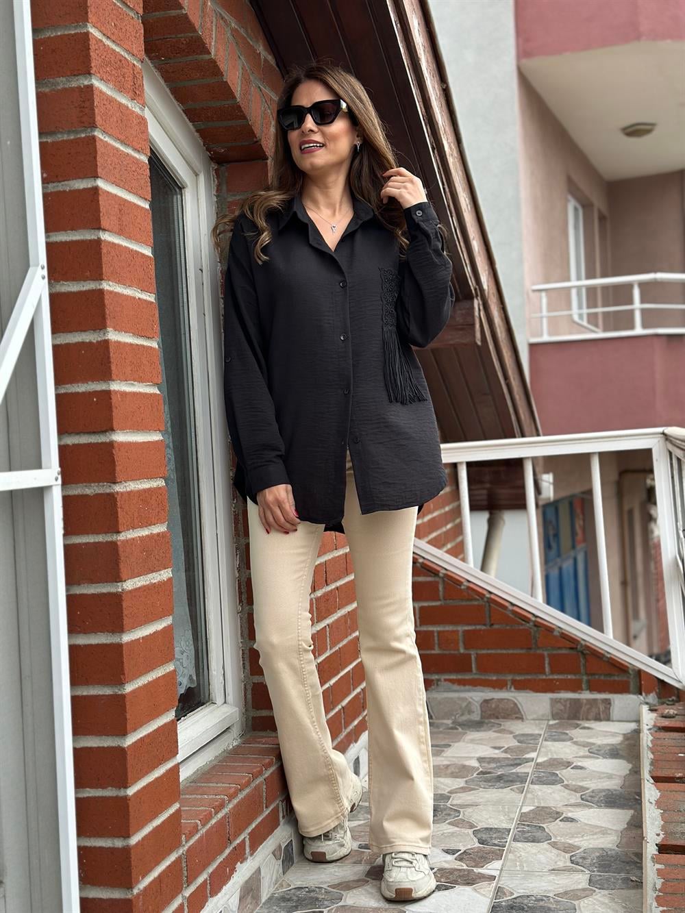 Siyah Cebi Dantel Keten Aerobin Kadın Gömlek