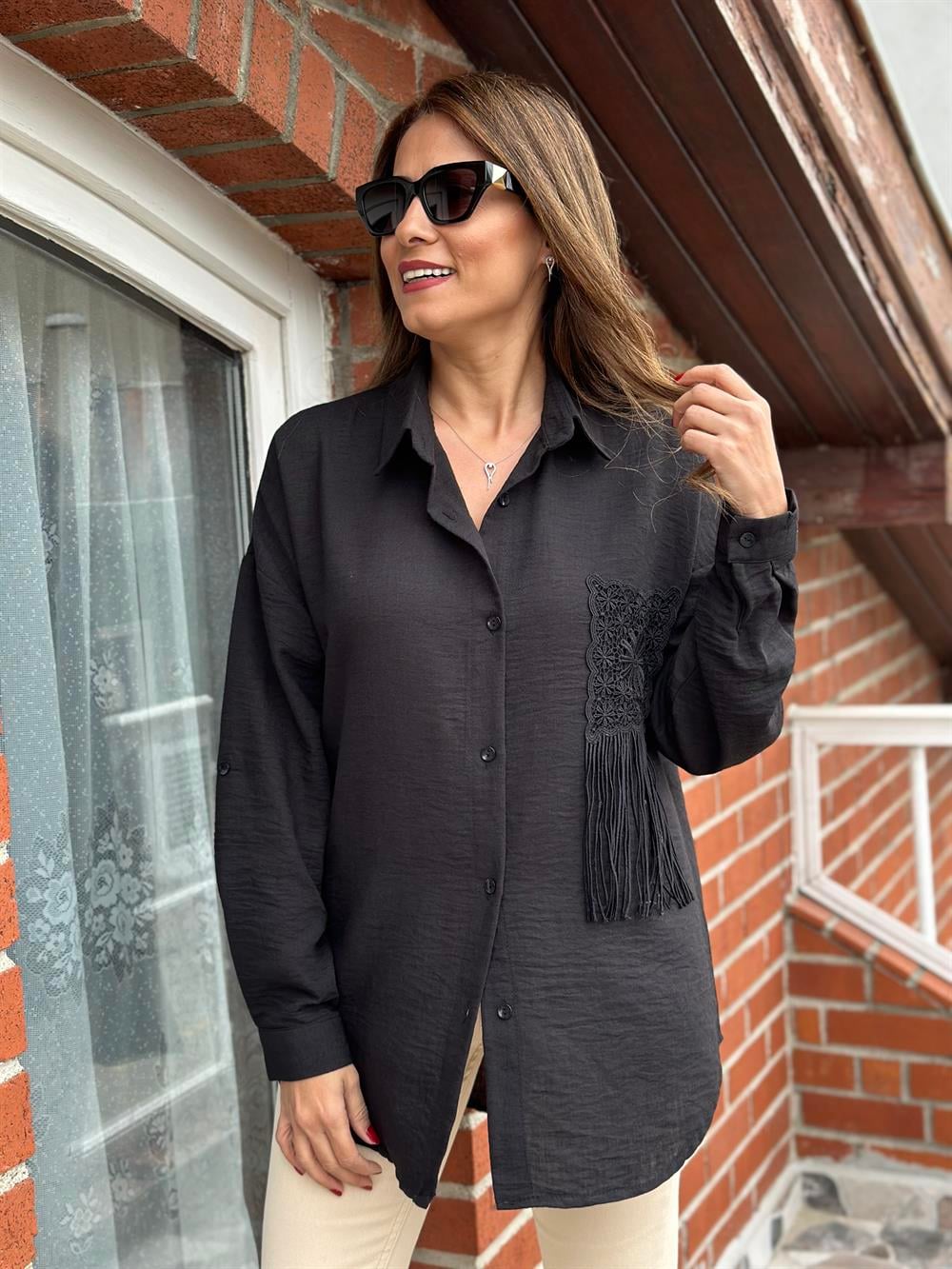 Siyah Cebi Dantel Keten Aerobin Kadın Gömlek