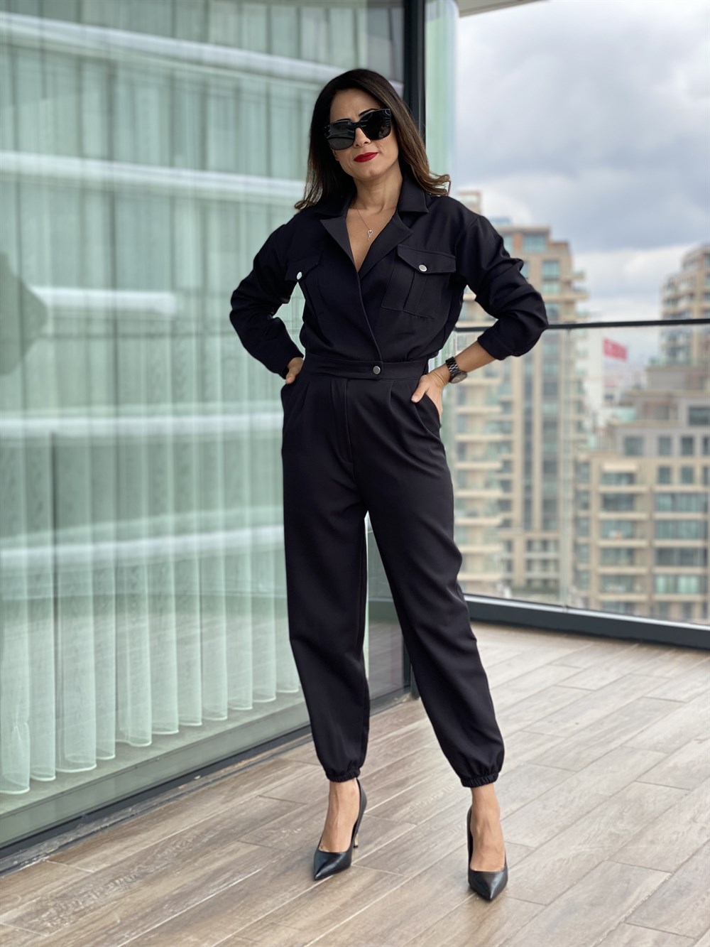 Siyah Ceket Yaka Arka Bel Lastikli Tulum