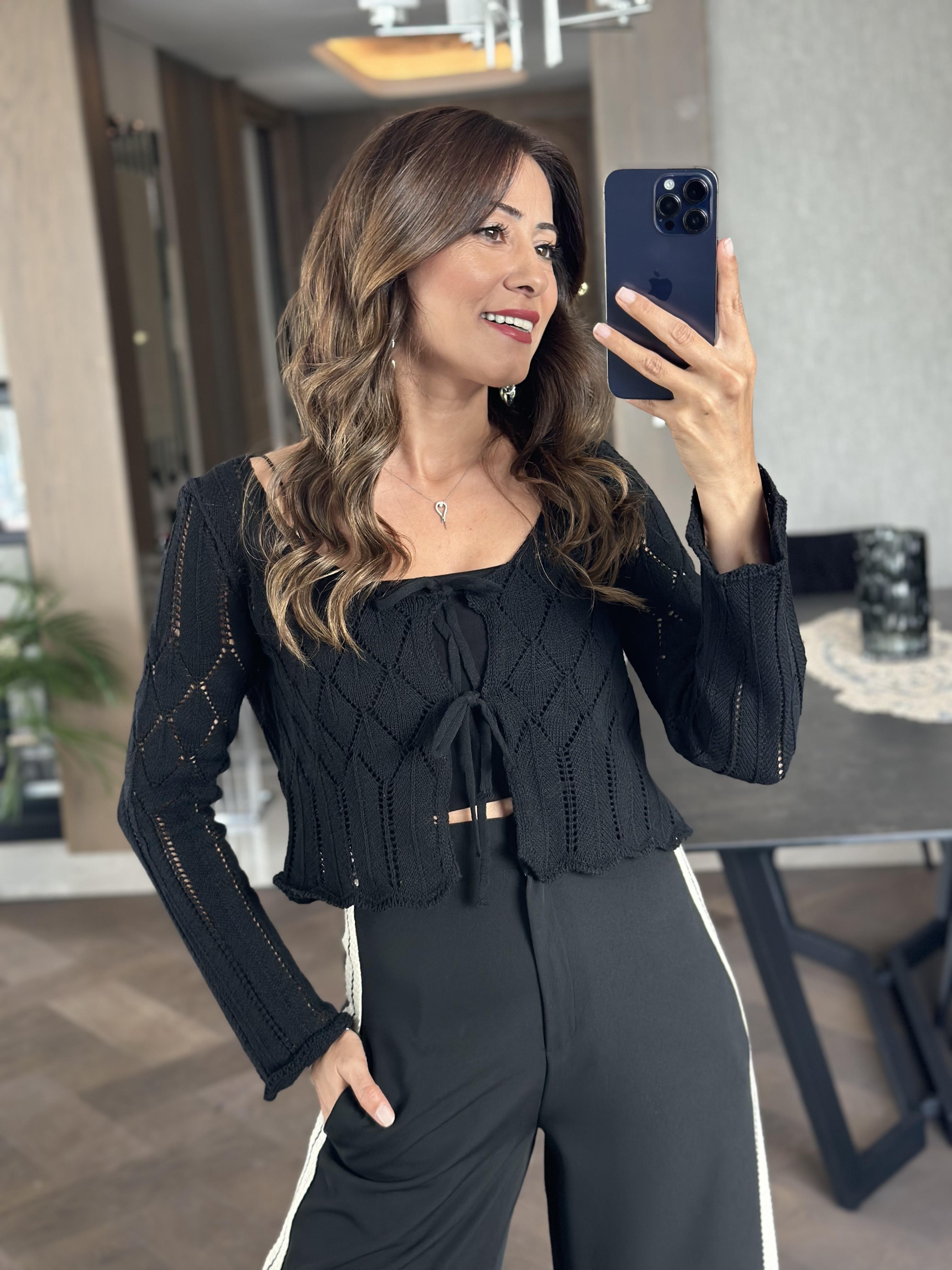 Siyah Çift Bağcıklı Crop Kadın Hırka