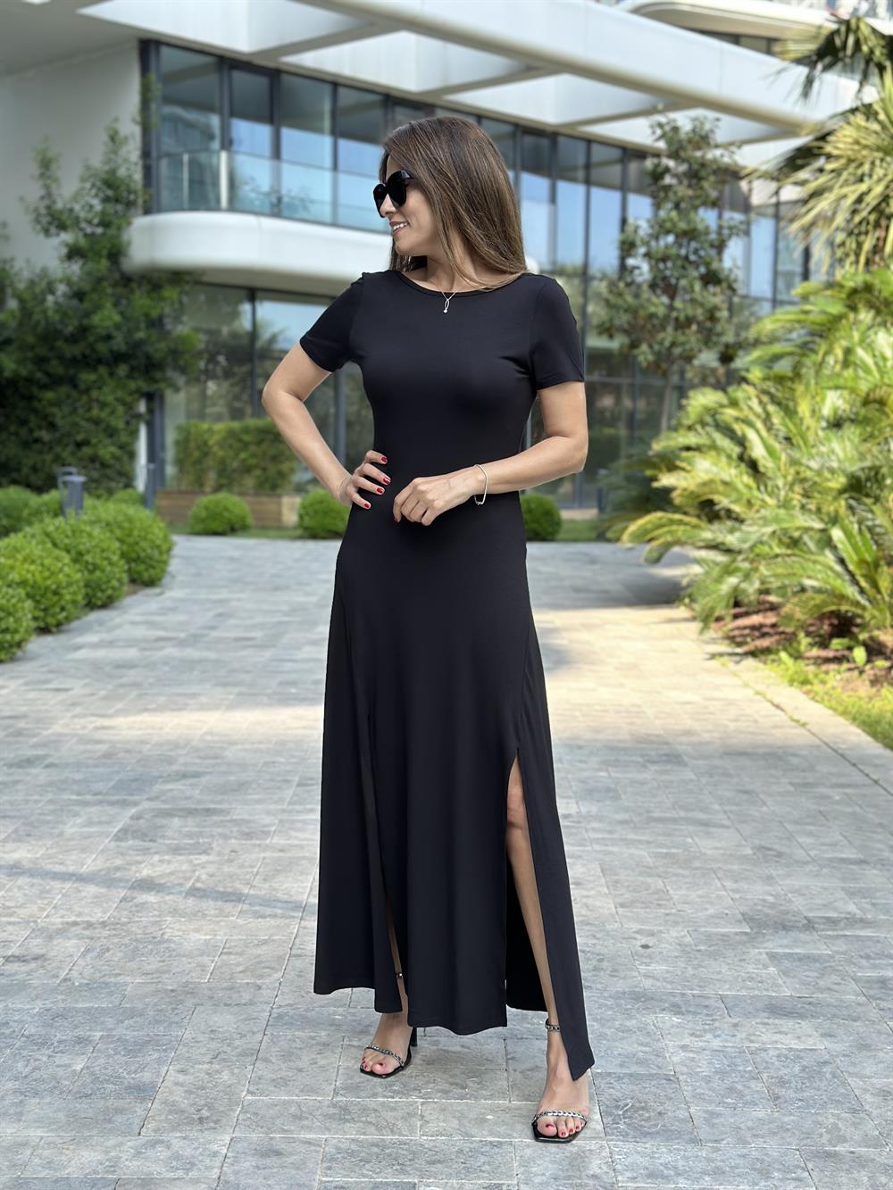 Siyah Çift Yırtmaçlı Sırt Detay Maksi Boy Kadın Elbise