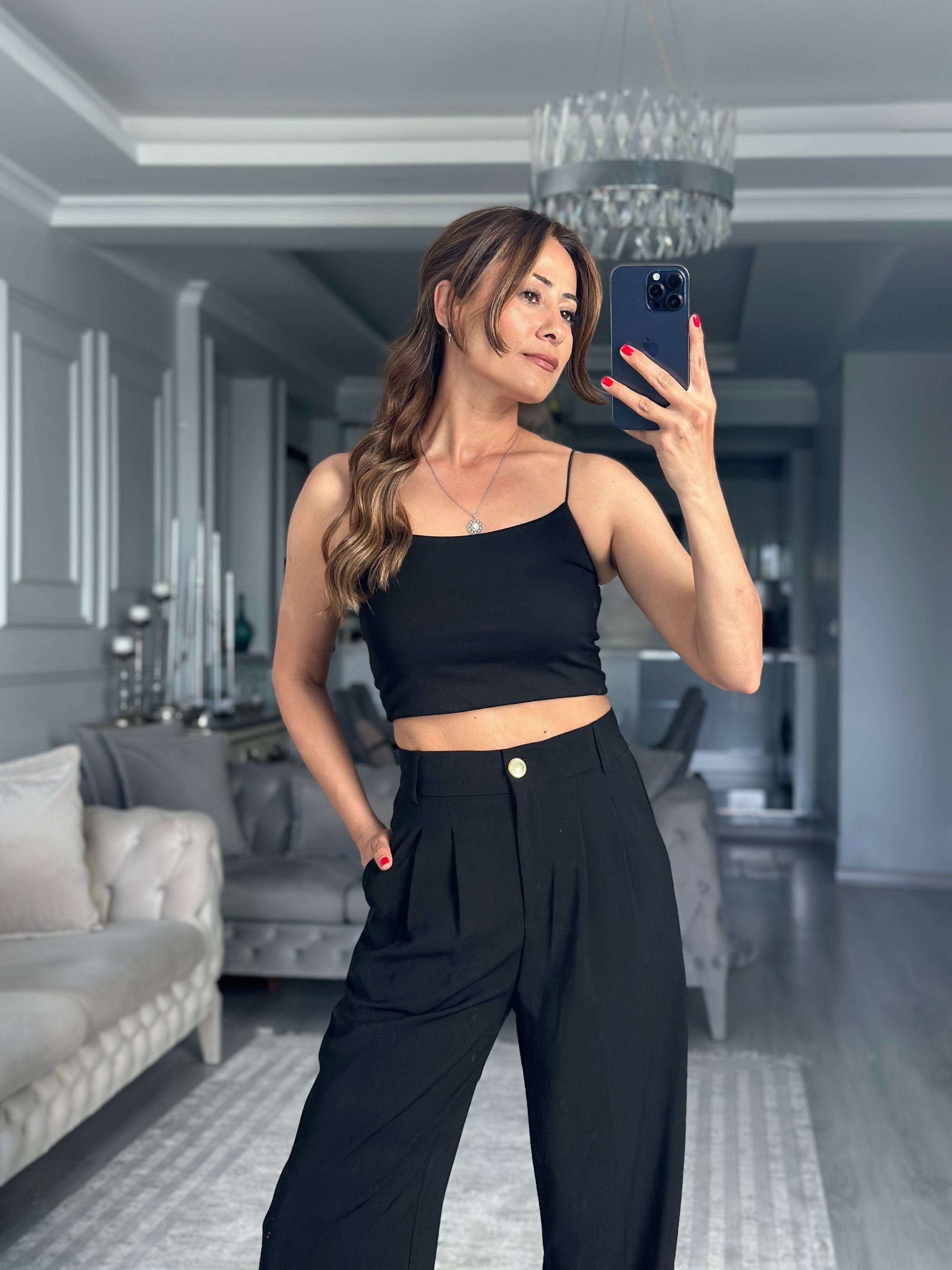 Siyah Crop Lastik Askılı Kadın Atlet