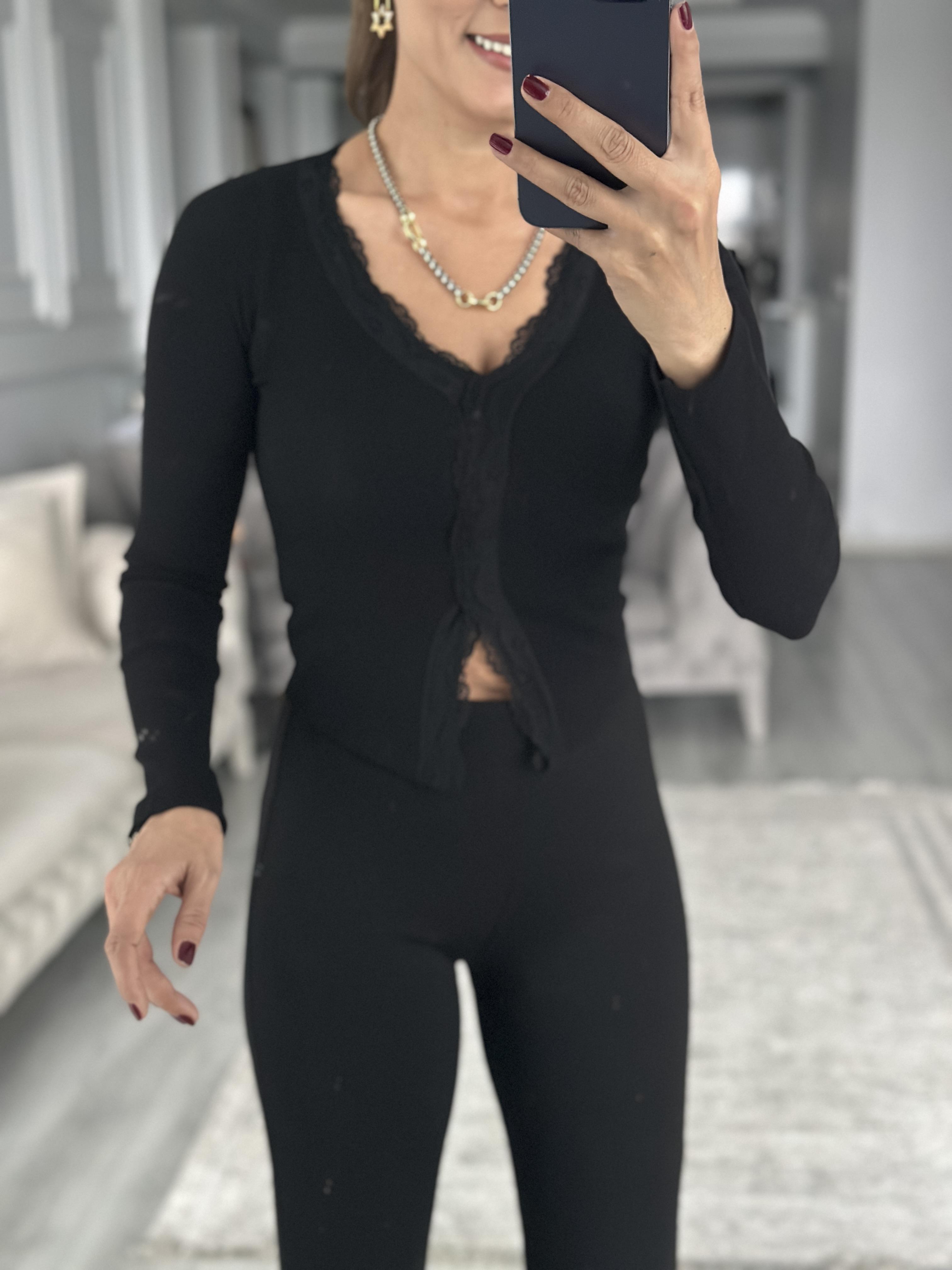 Siyah Dantel Şeritli V Yaka Kadın Bluz