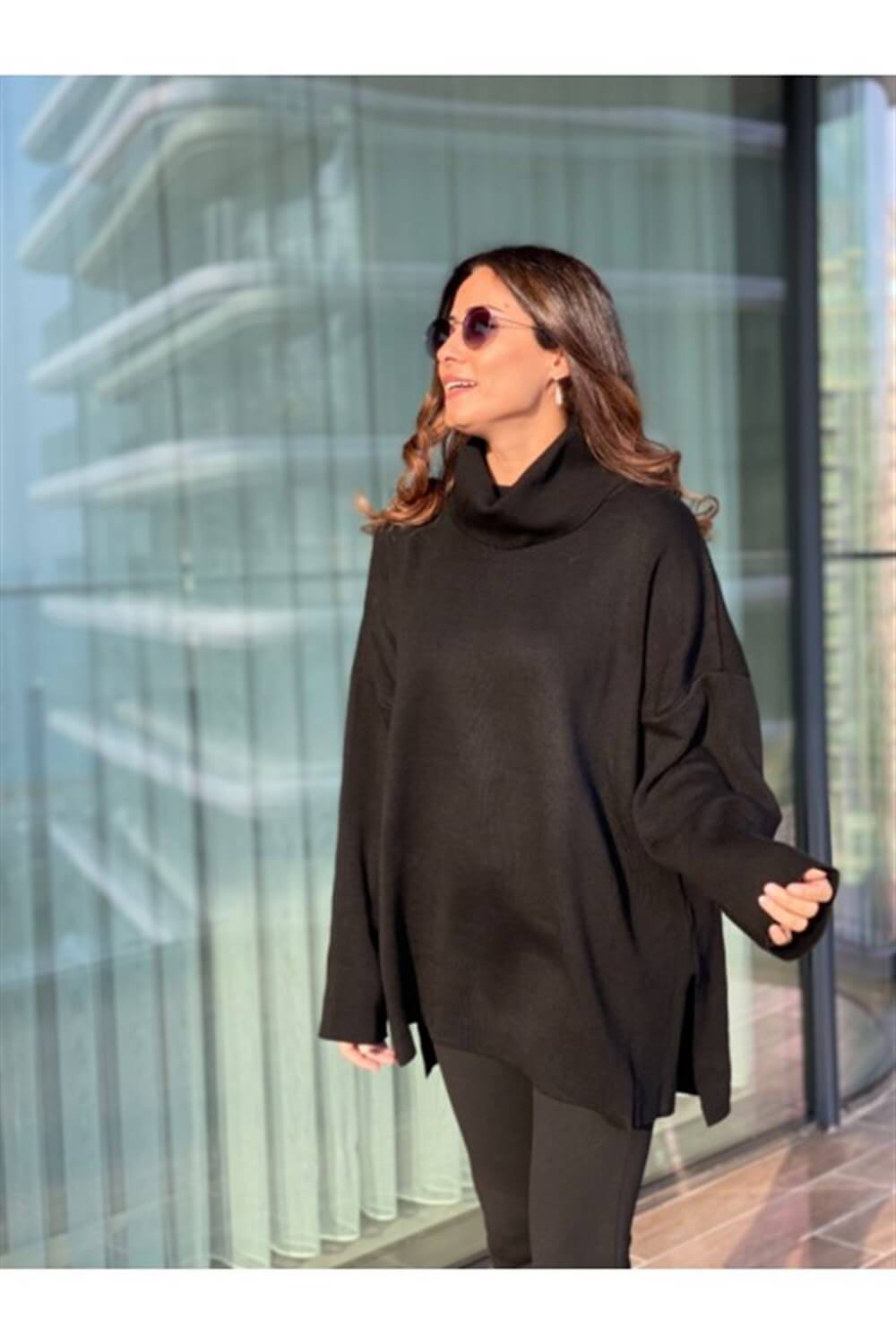 Siyah Degaje Yaka Triko Kazak