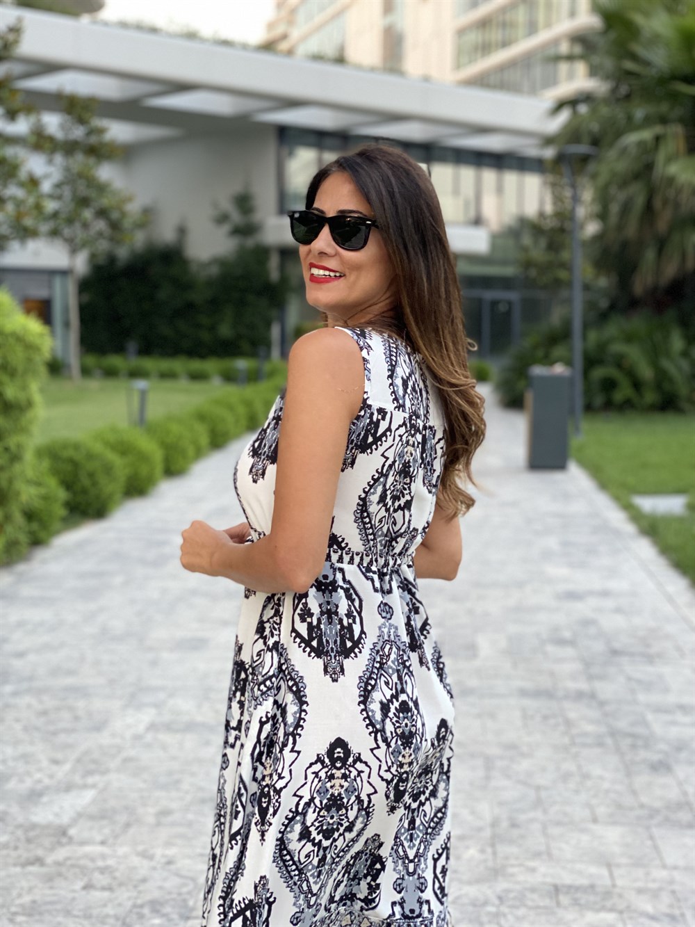 Siyah Desenli Önü Düğme Detay Bel Bağcıklı Kadın Elbise