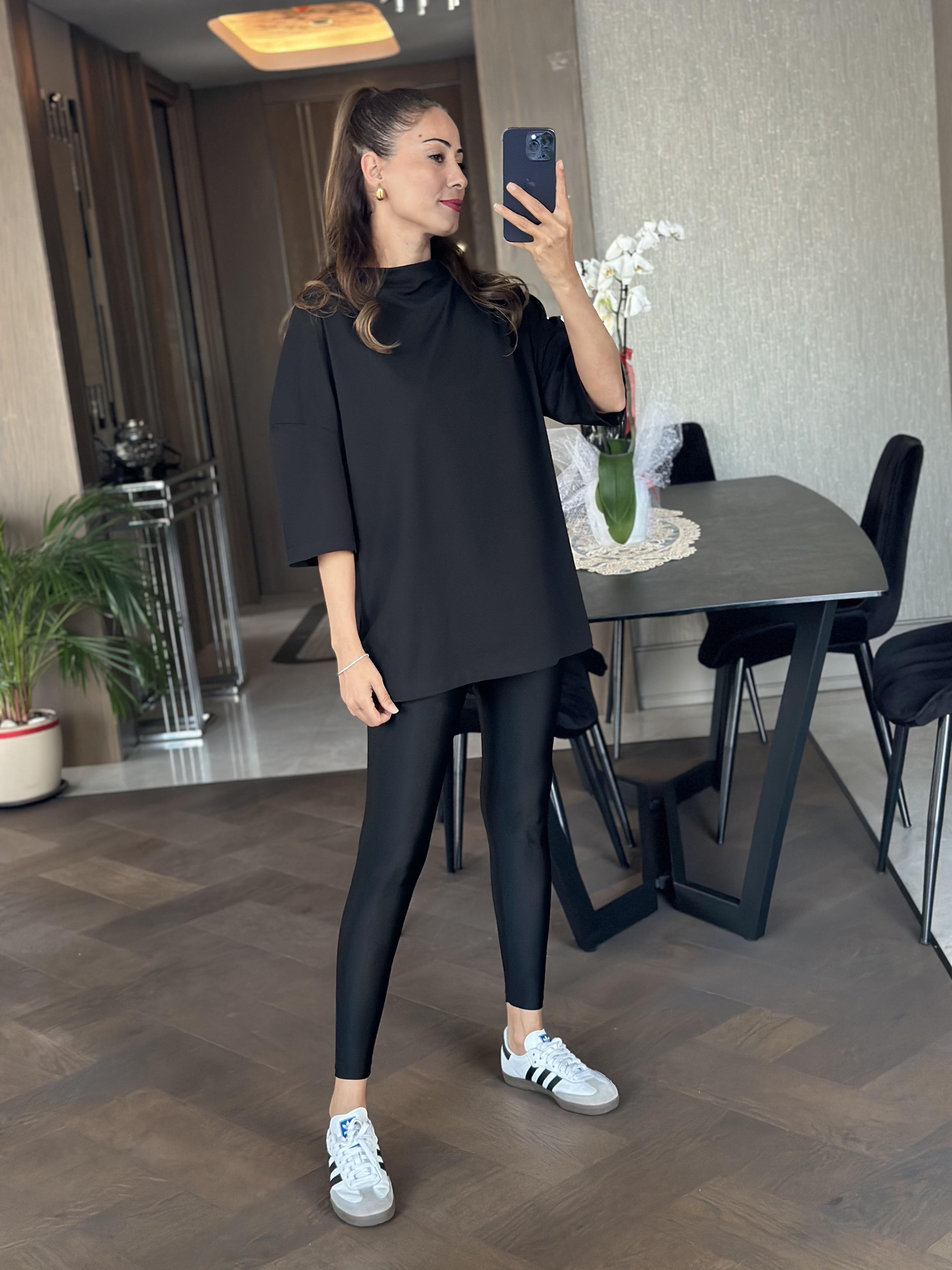 Siyah Dik Yaka Truvakar Kol Oversize Basic Kadın T-Shirt