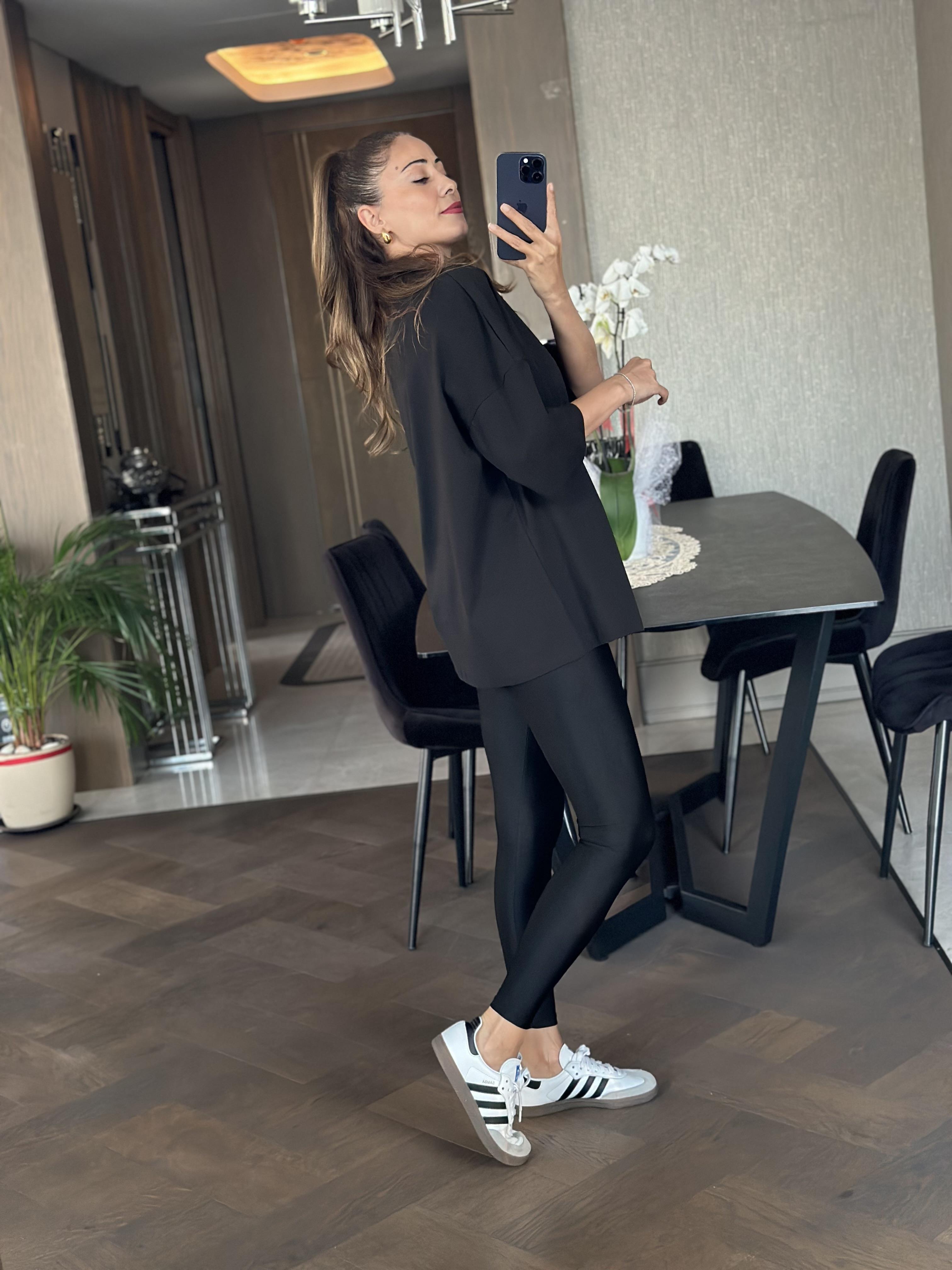 Siyah Dik Yaka Truvakar Kol Oversize Basic Kadın T-Shirt