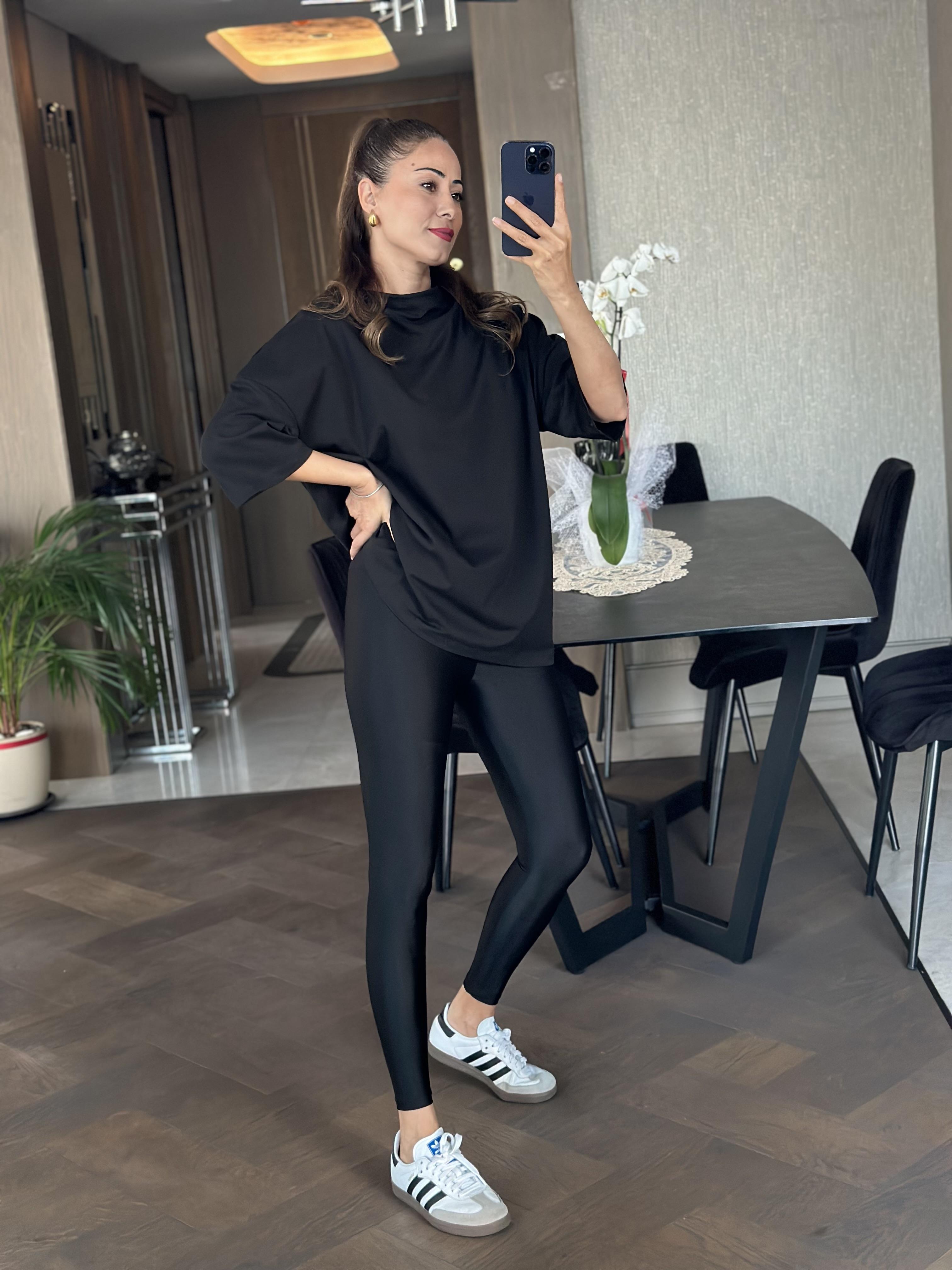 Siyah Dik Yaka Truvakar Kol Oversize Basic Kadın T-Shirt