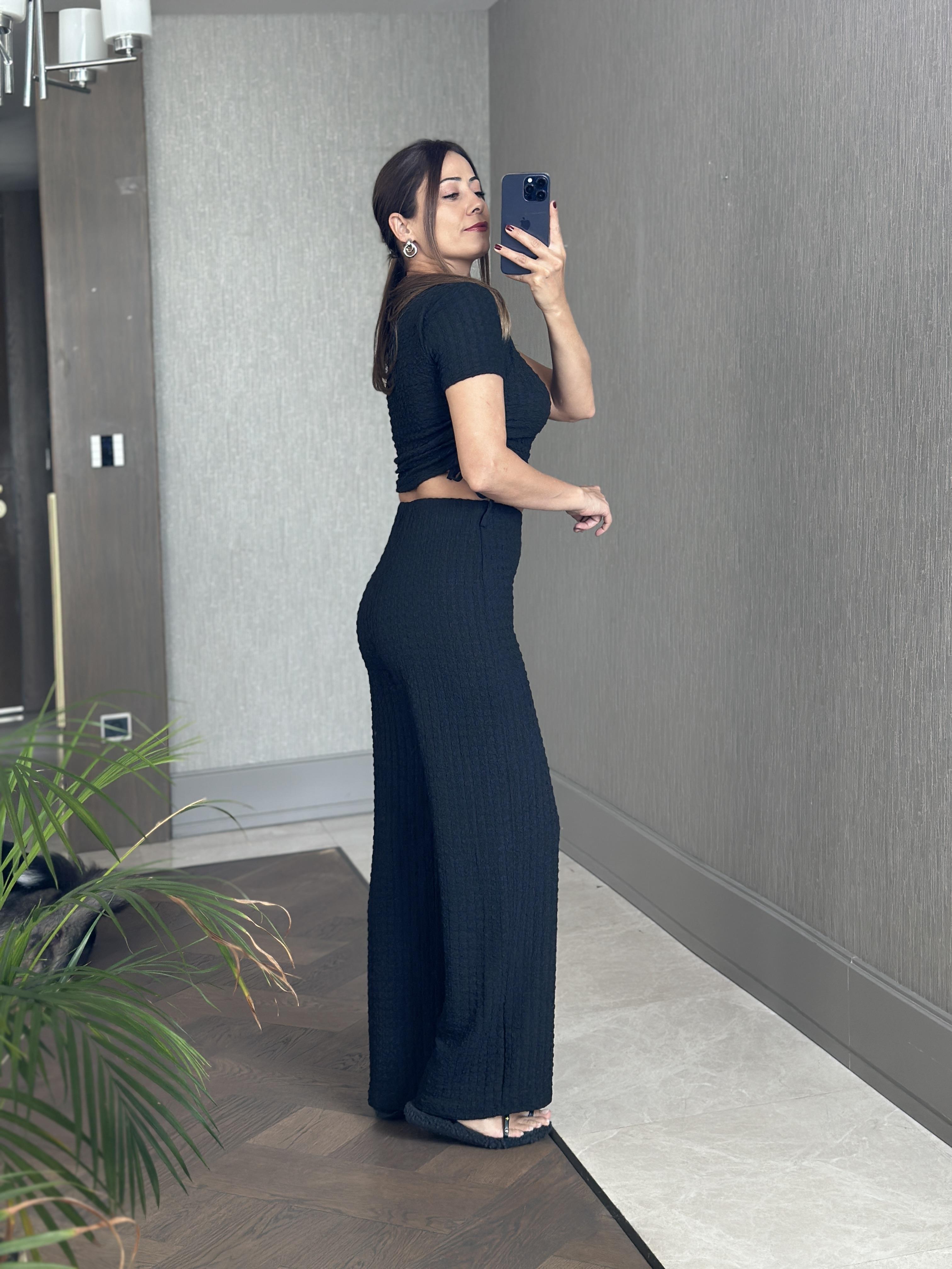 Siyah Dokulu Gofre Marka Model Bluz Pantolon Kadın Takım