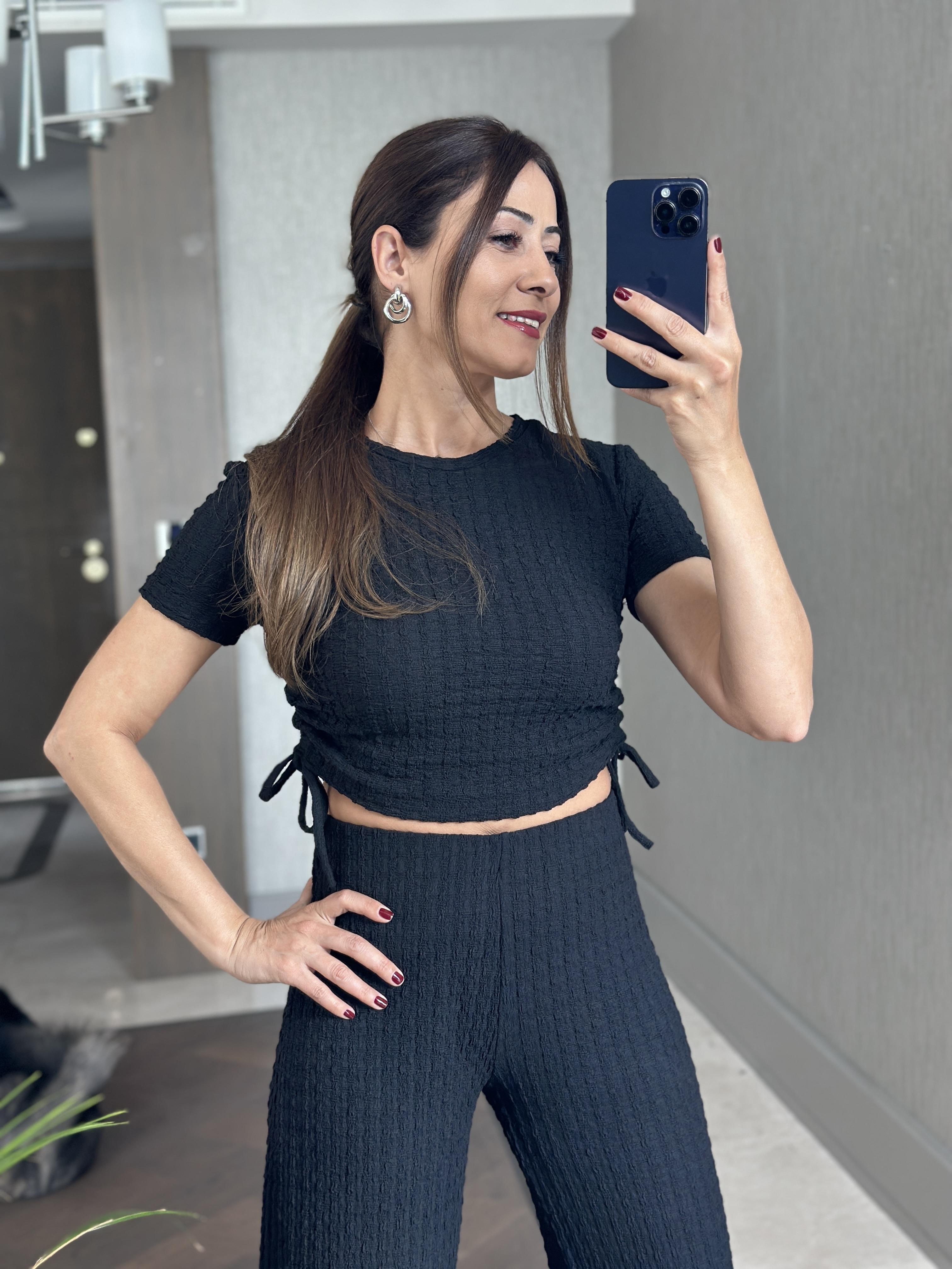 Siyah Dokulu Gofre Marka Model Bluz Pantolon Kadın Takım
