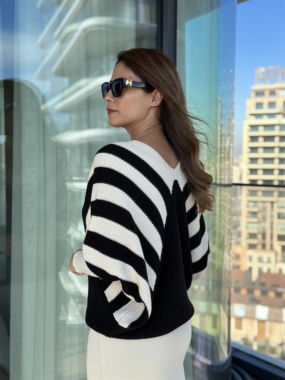 Siyah Ekru Ön Arka V Yaka Yarasa Kol Kadın Kazak