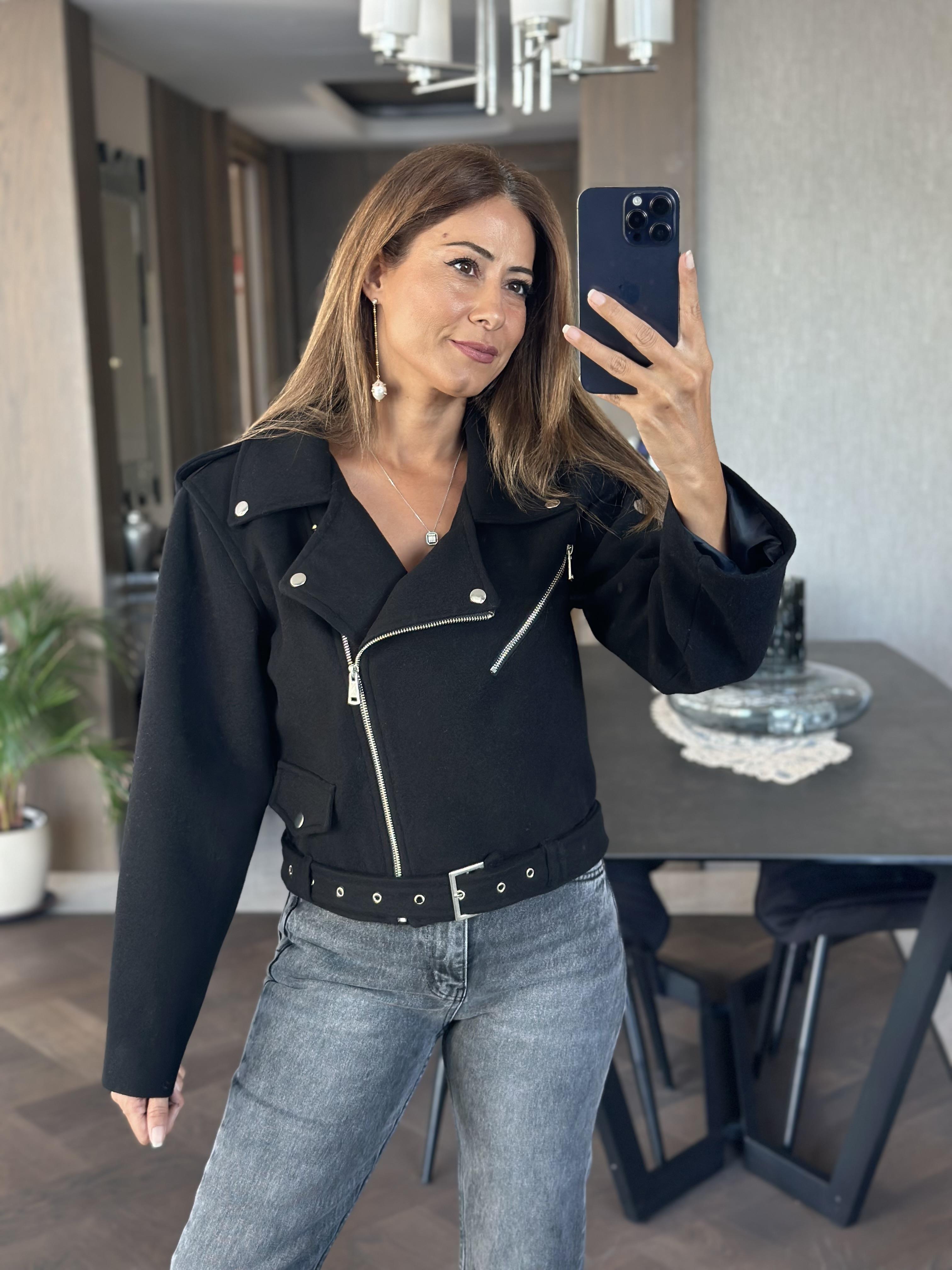 Siyah Fermuarlı Motorcu Kısa Kadın Kaşe Ceket