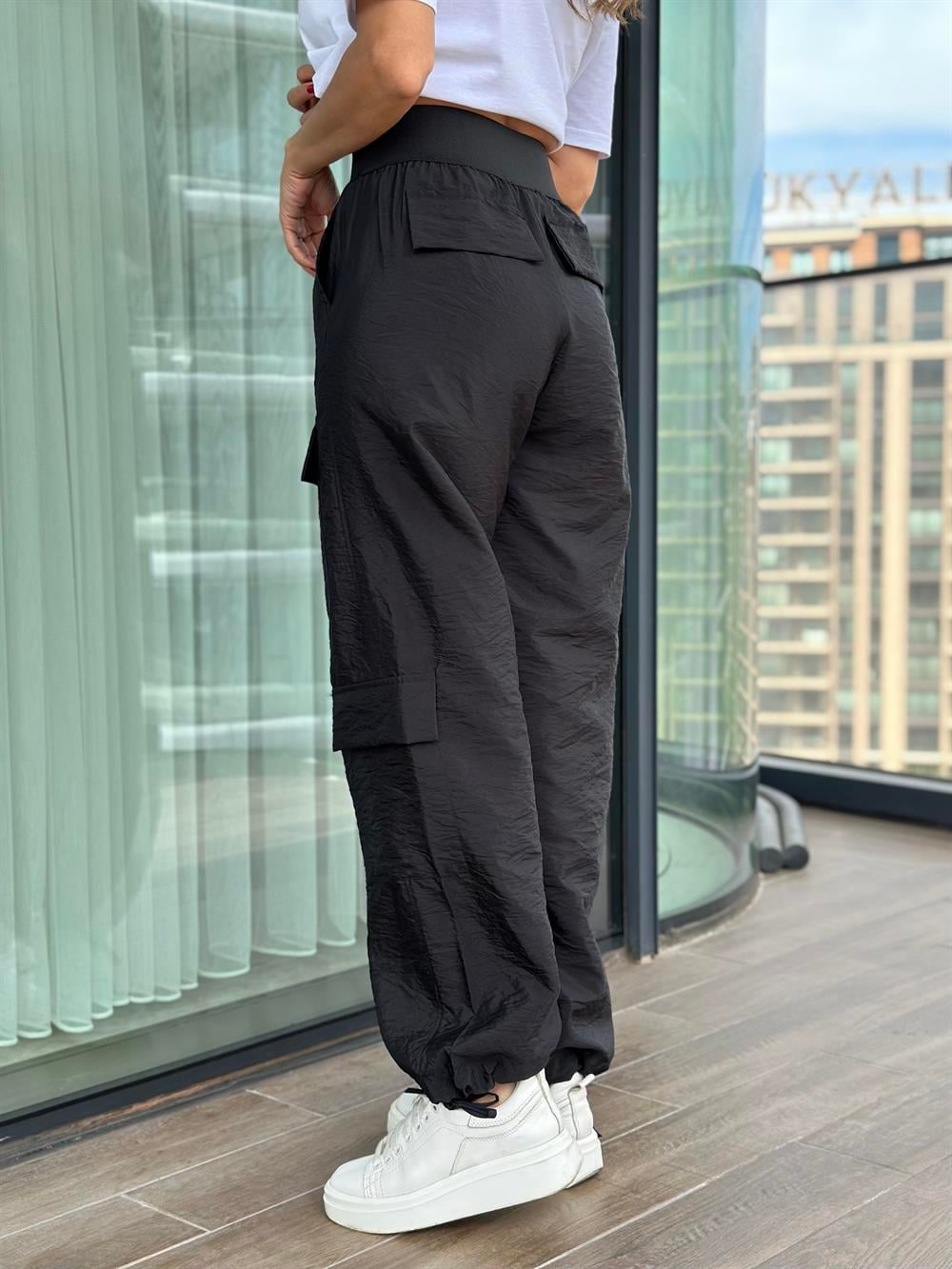 Siyah Geniş Lastikli Kargo Cep Paraşüt Kadın Pantolon