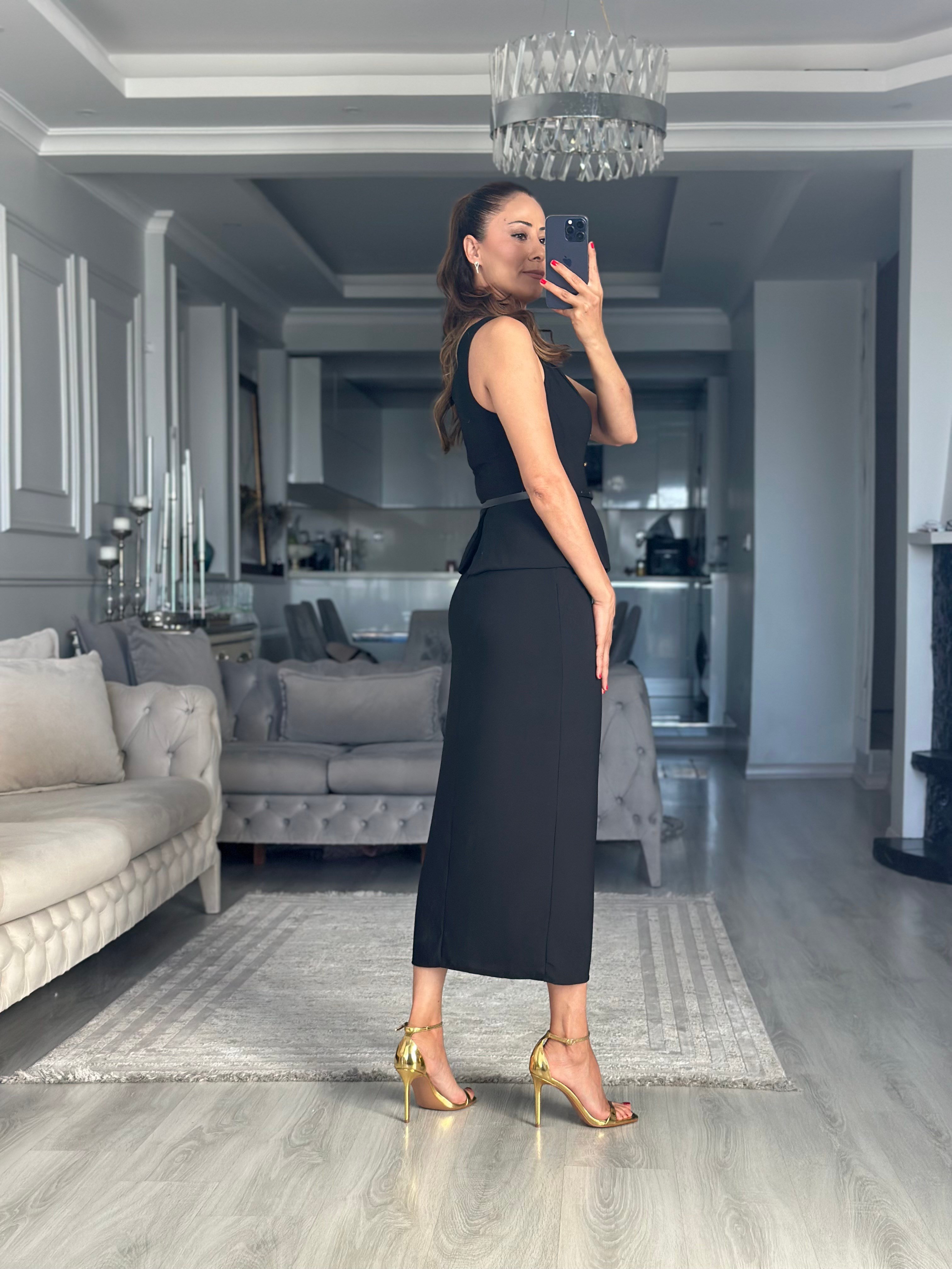 Siyah Gold Düğmeli Kemerli Peplum Midi Boy Kadın Elbise