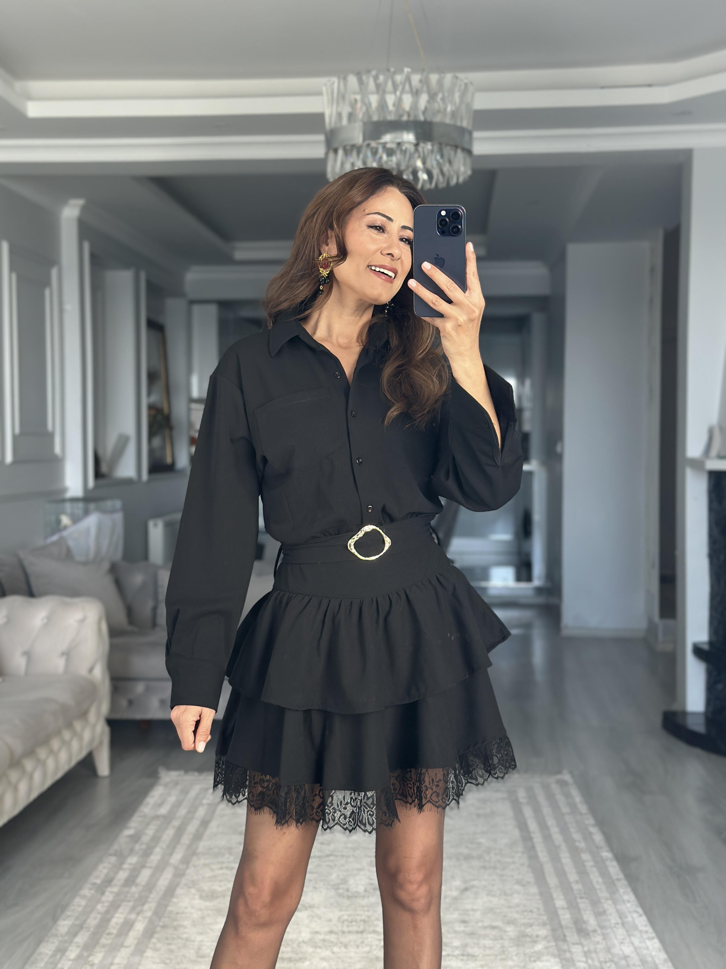 Siyah Gömlek Yaka Eteği Dantelli Kemerli Mini Kadın Elbise 