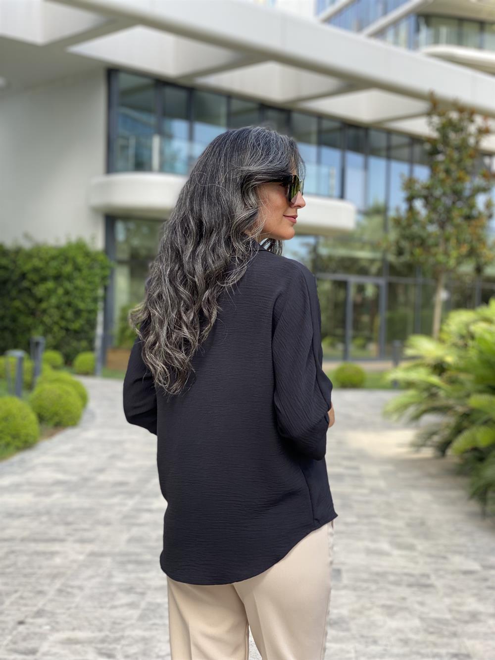 Siyah Gömlek Yaka Yarasa Kol Aerobin Kadın Bluz