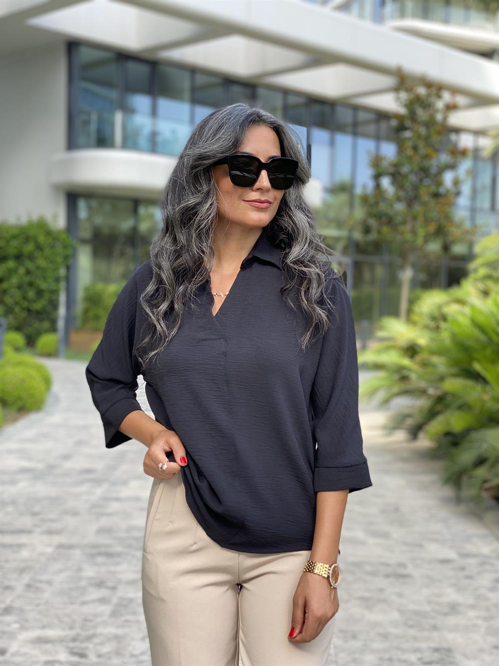 Siyah Gömlek Yaka Yarasa Kol Aerobin Kadın Bluz