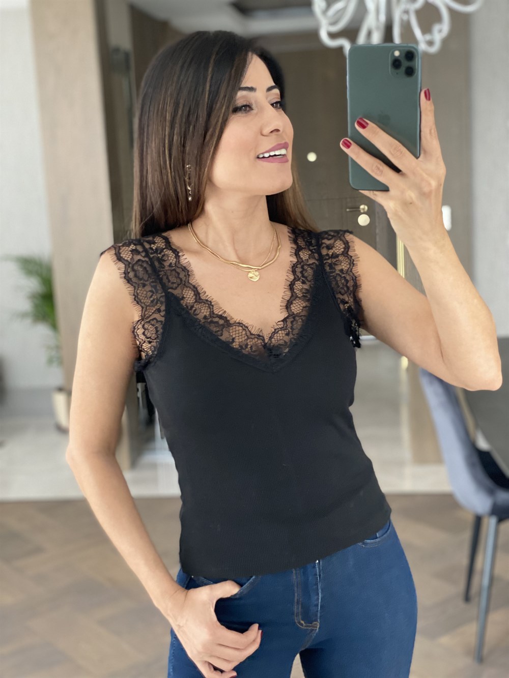 Siyah Güpür Detay Atlet