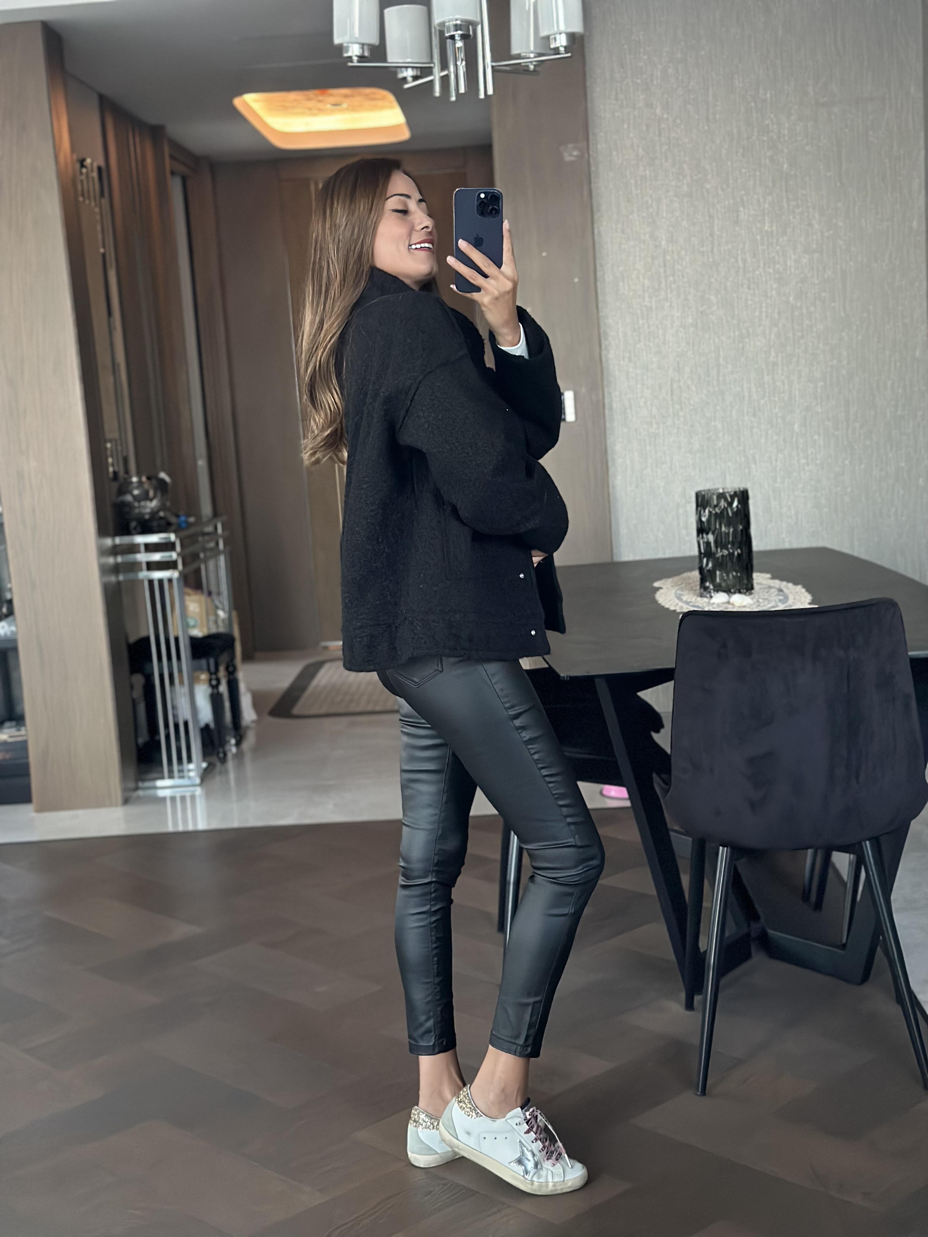 Siyah Hakim Yaka Çıtçıtlı Buklet Kadın Mont