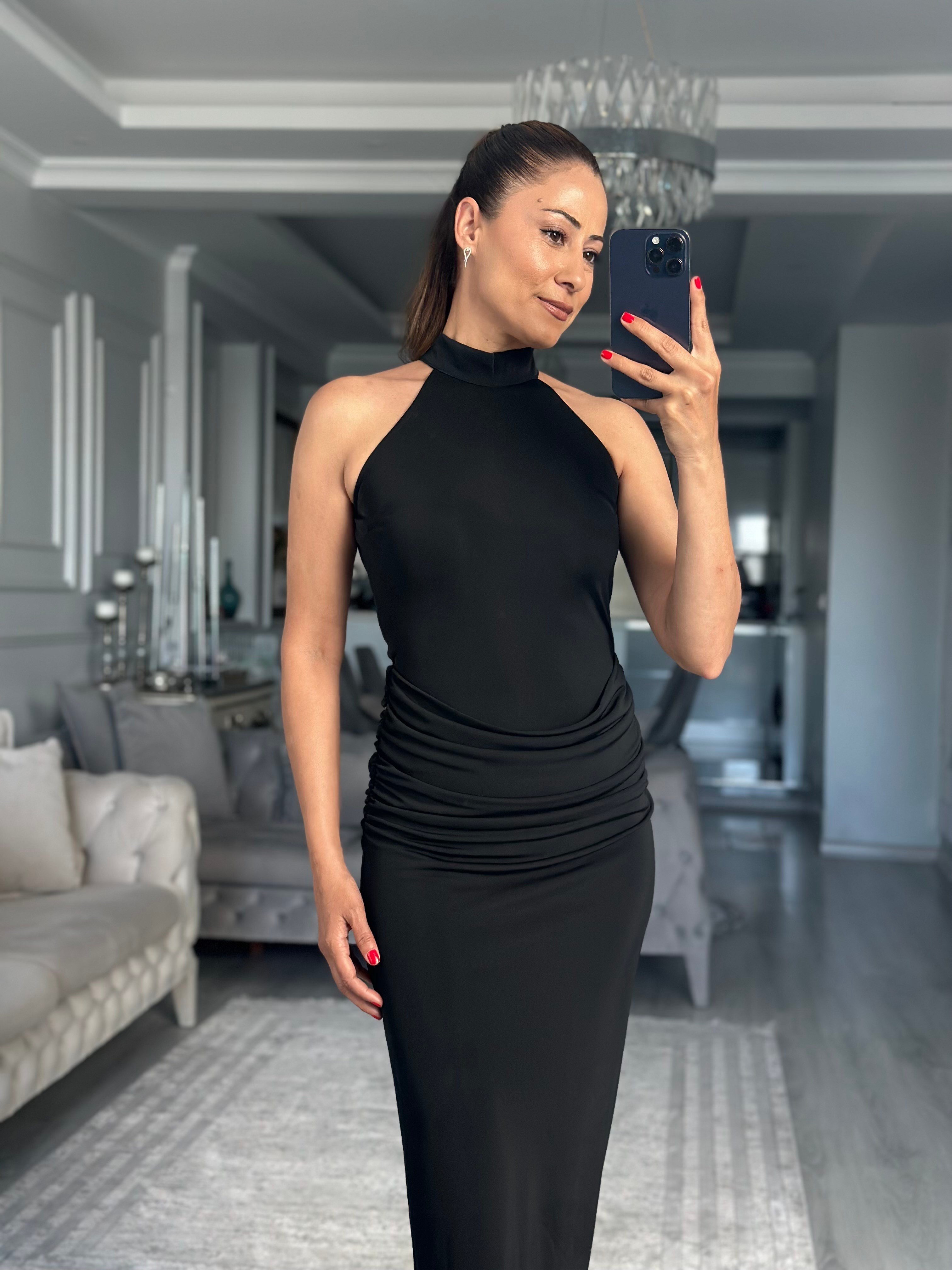 Siyah Halter Yaka Beli Drapeli Maxi Boy Kadın Elbise