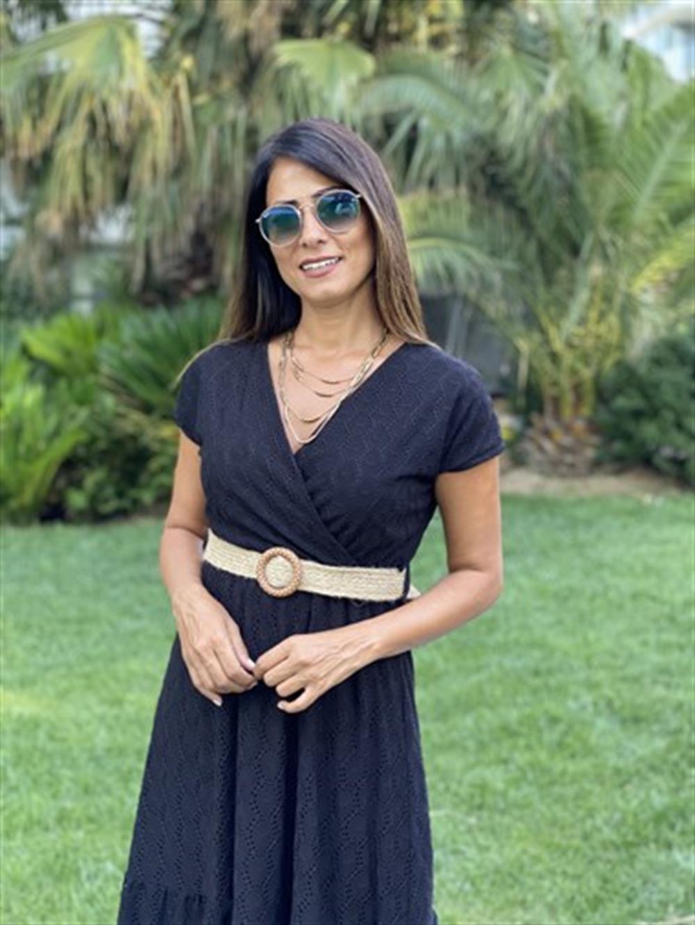 Siyah Hasır Kemerli Kruvaze Yaka Örme Brode Kadın Elbise