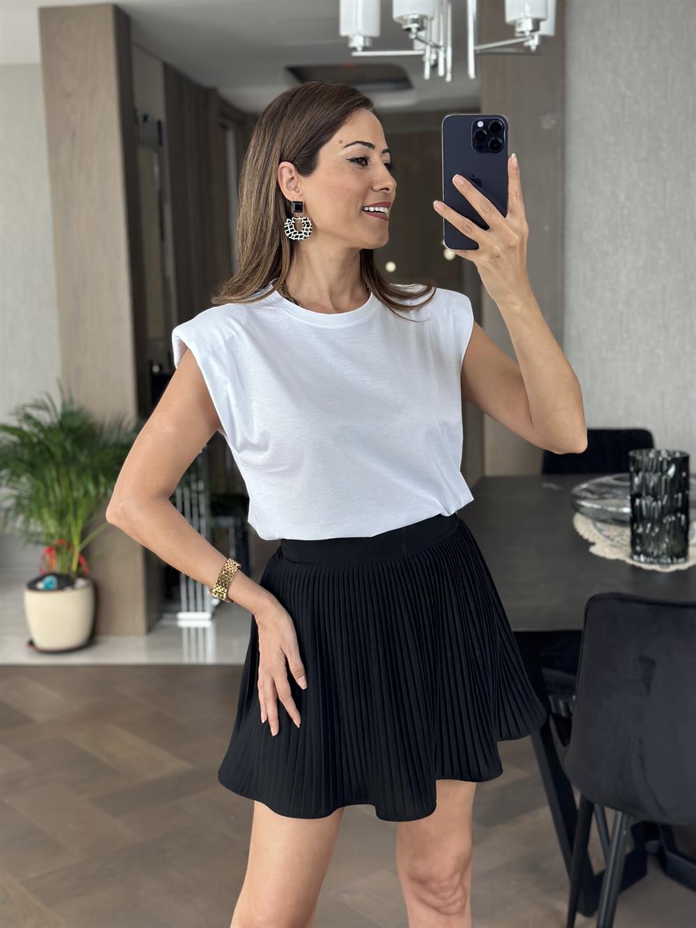 Siyah İnce Piliseli Dalgıç Kadın Şort Etek
