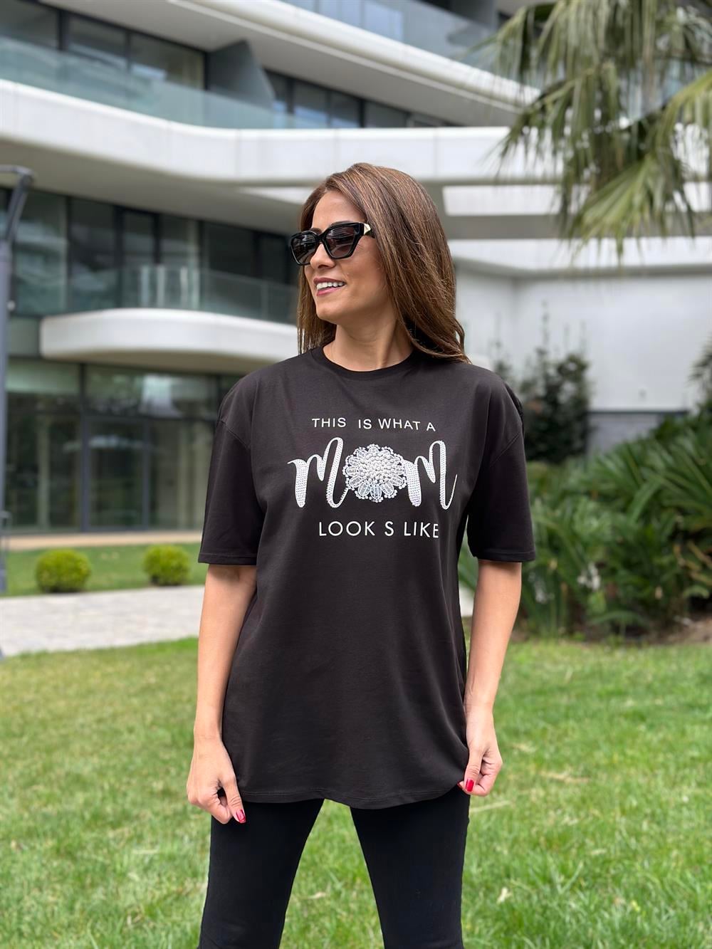Siyah İnci Detay Bisiklet Yaka Kadın T-Shirt