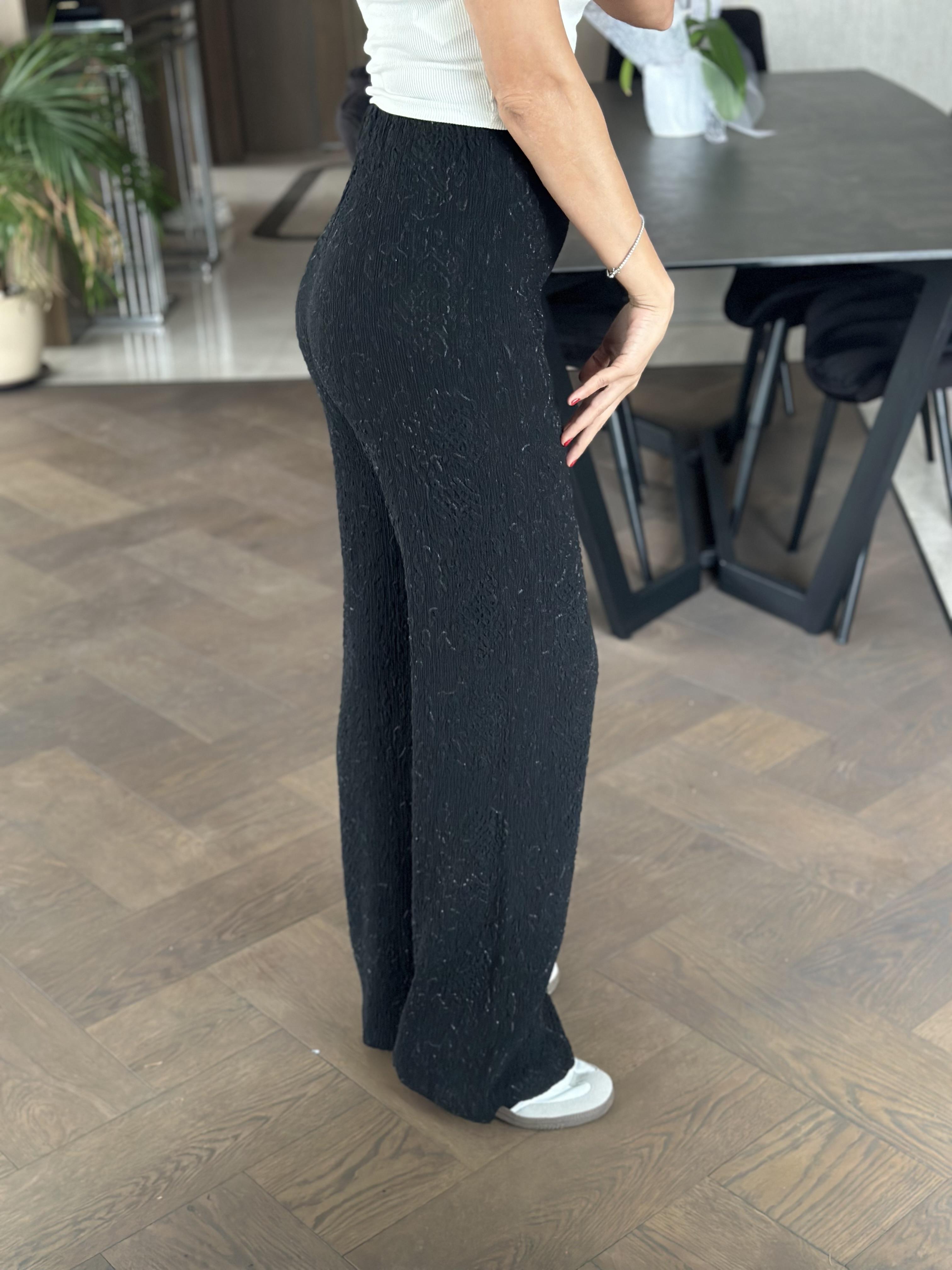 Siyah Kabartmalı Beli Lastikli Bürümcük Kadın Pantolon