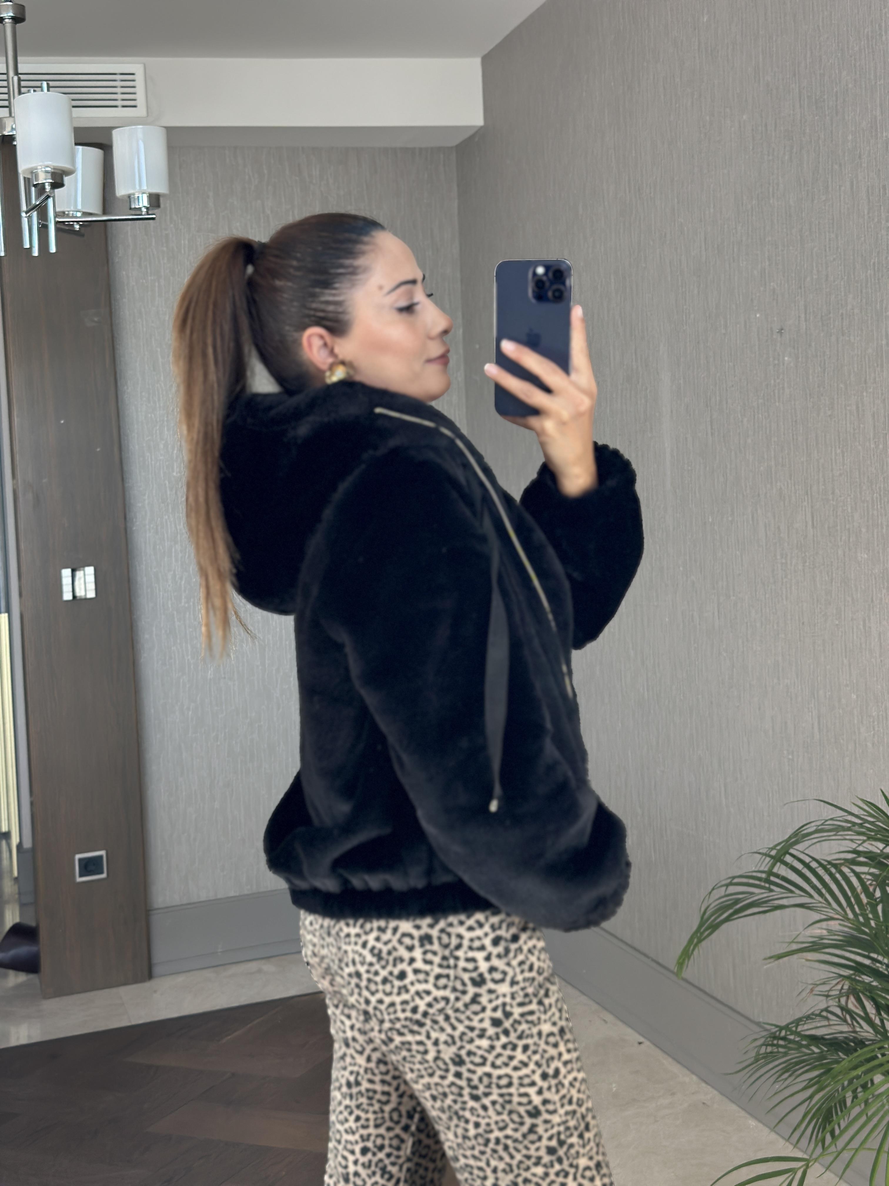 Siyah Kapüşonlu Fermuarlı Bomber Kadın Kürk Mont