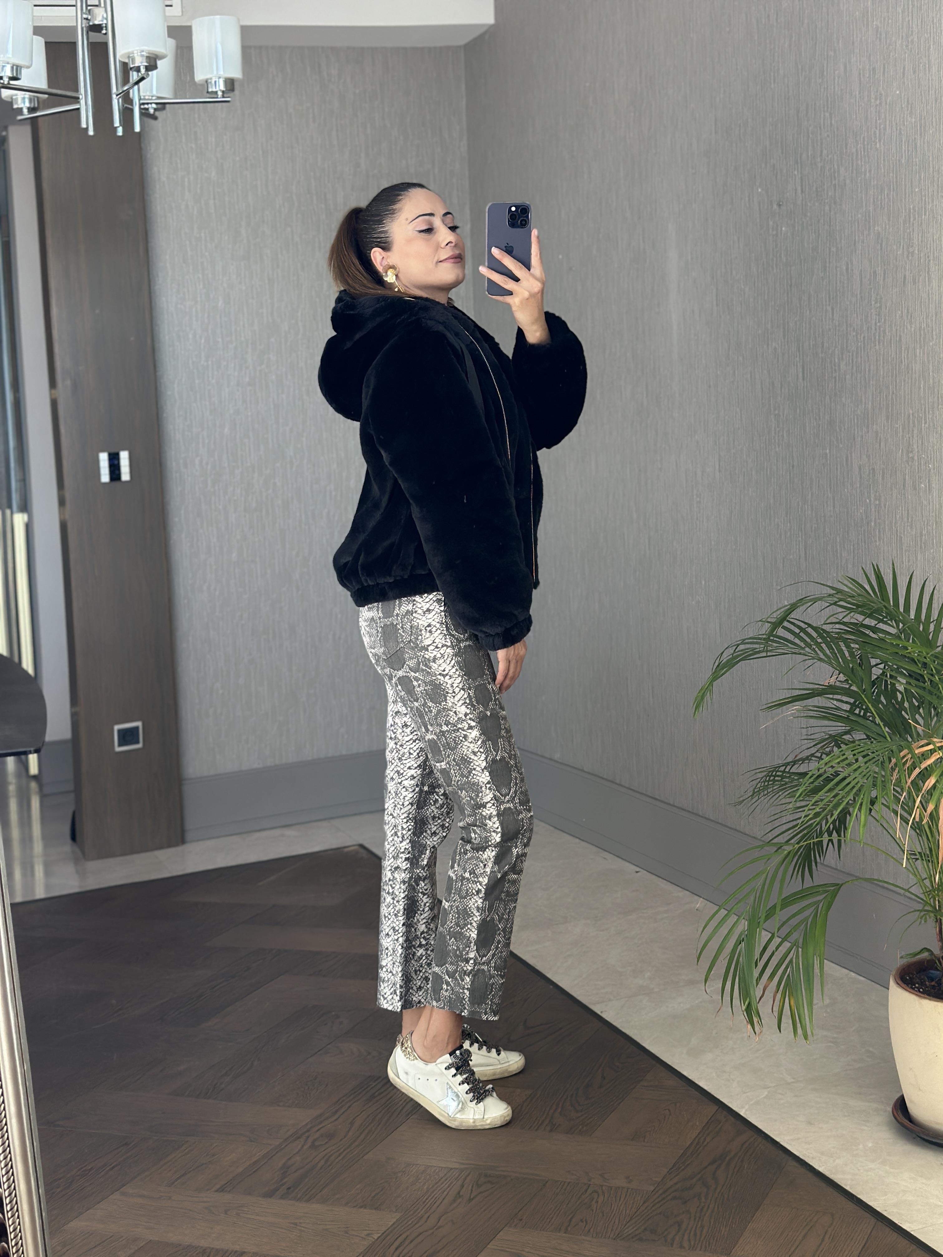 Siyah Kapüşonlu Fermuarlı Bomber Kadın Kürk Mont