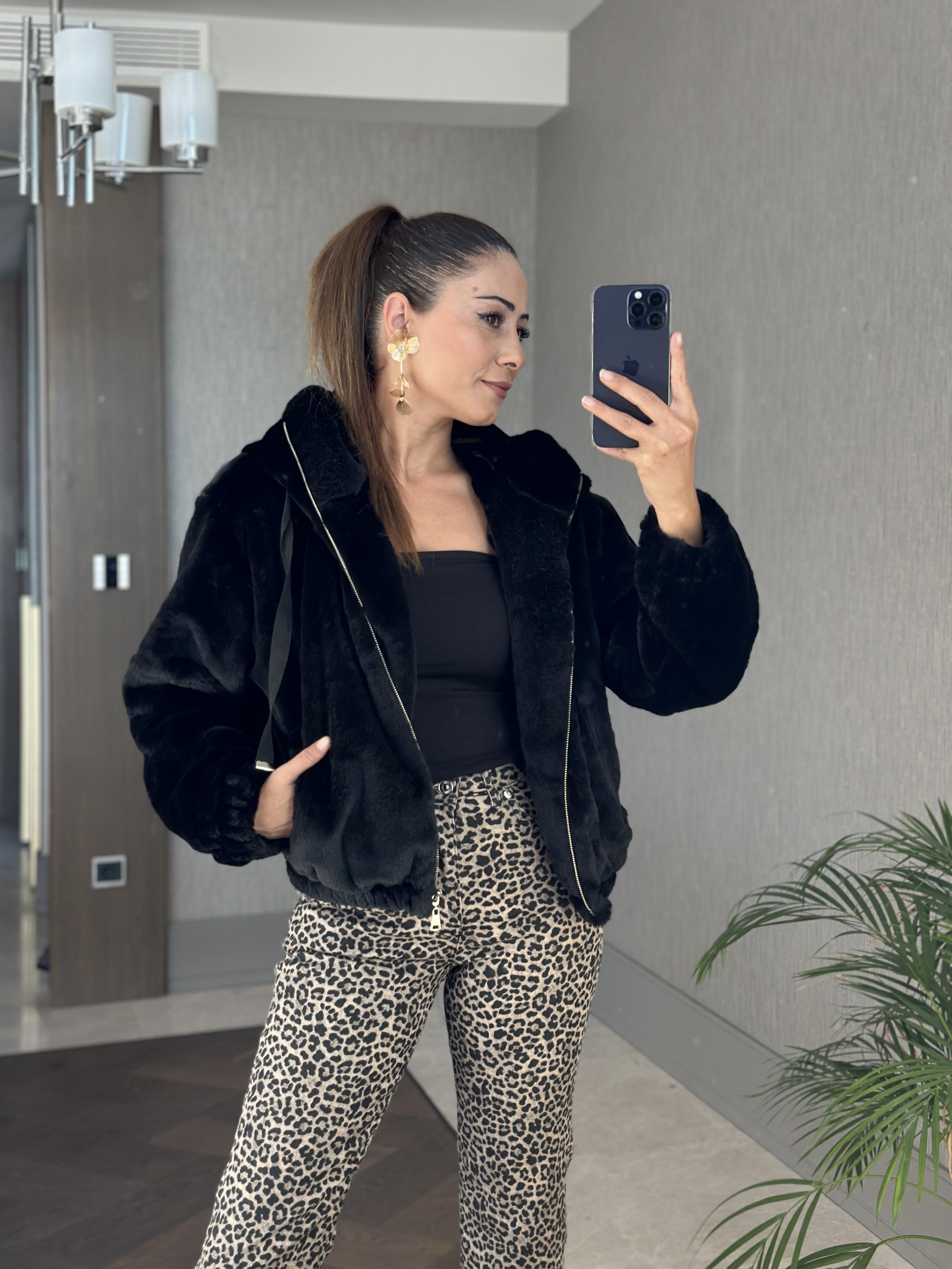 Siyah Kapüşonlu Fermuarlı Bomber Kadın Kürk Mont