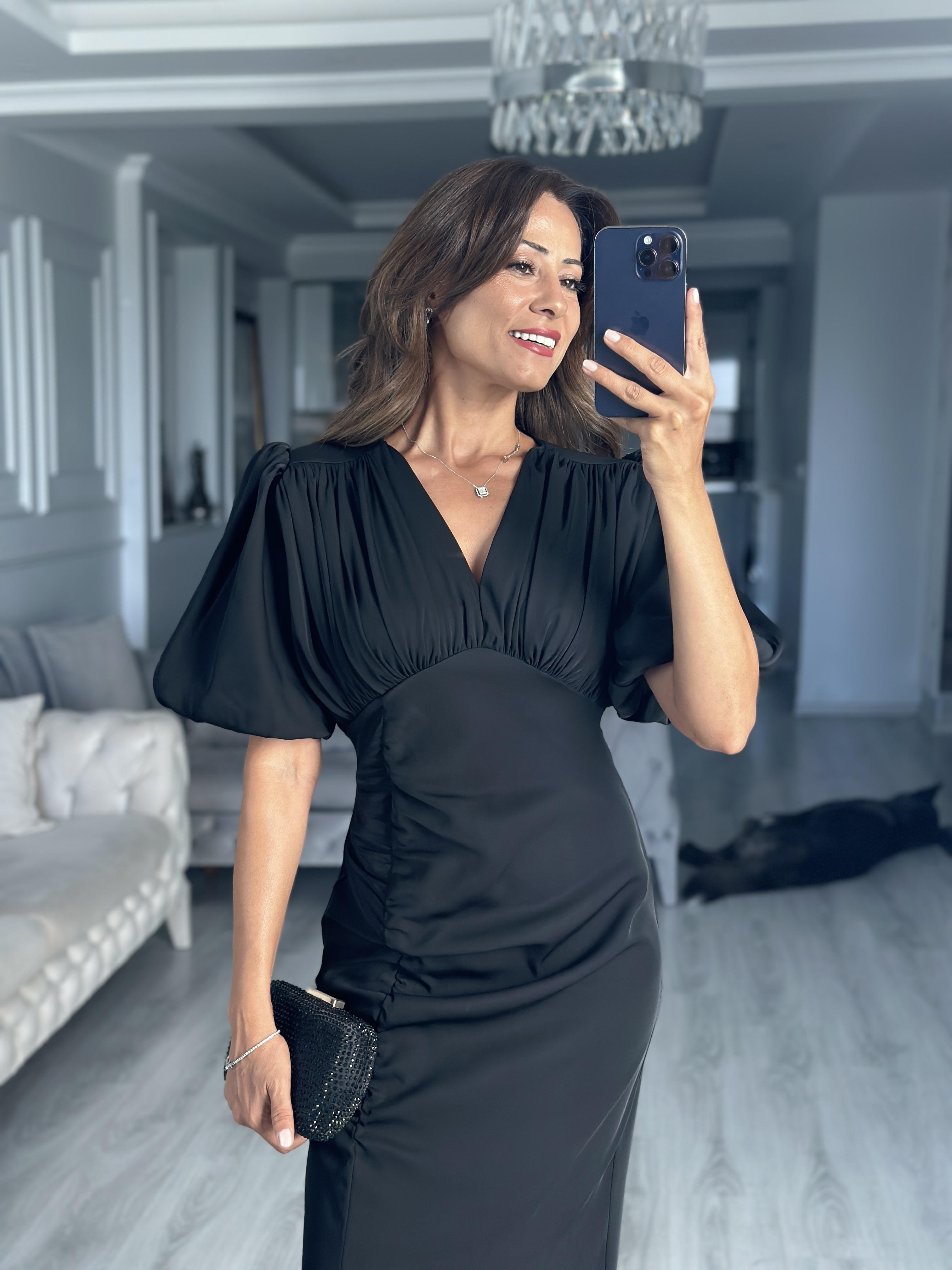 Siyah Karpuz Kol Vatkalı Drape Detaylı Midi Boy Kadın Elbise