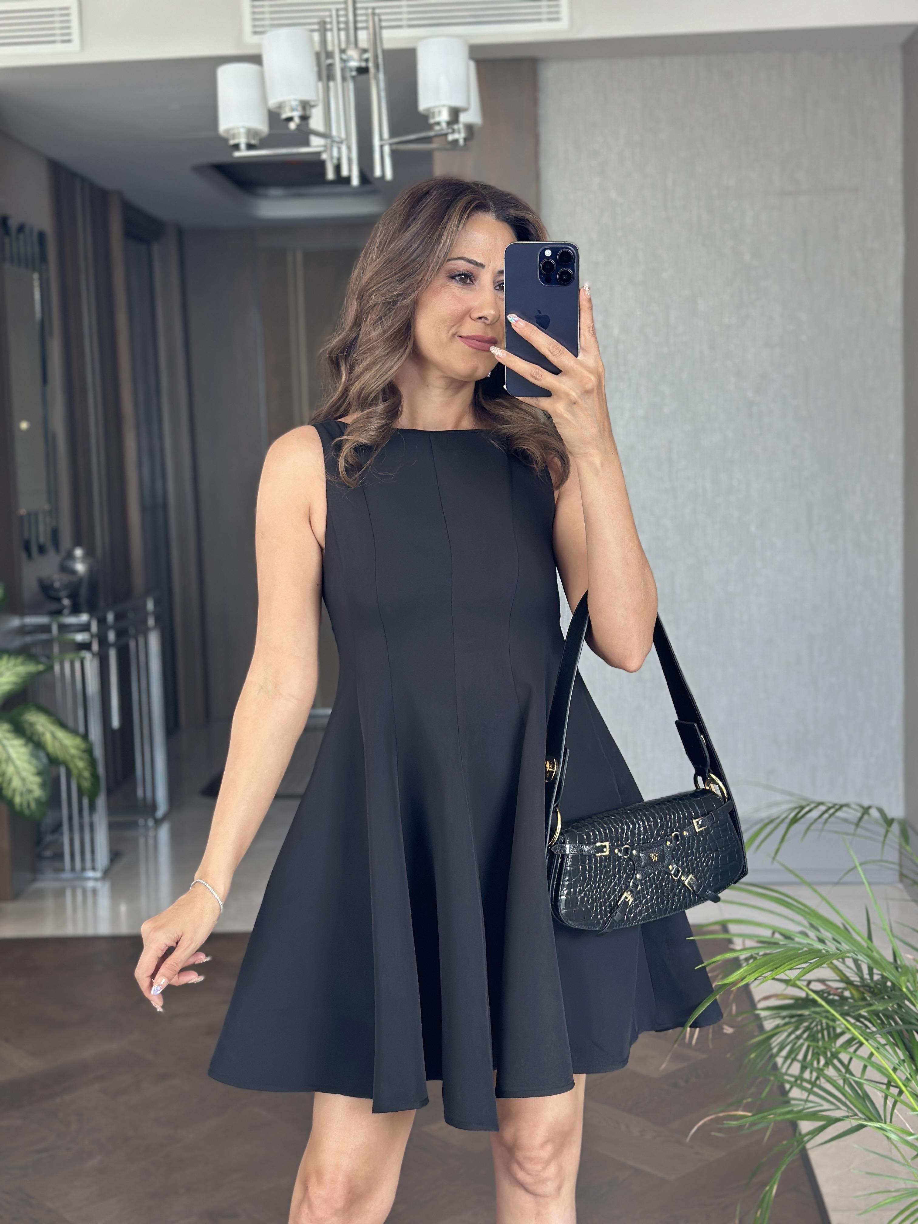 Siyah Kayık Yaka Sıfır Kol Cepli Kadın Mini  Kloş Elbise