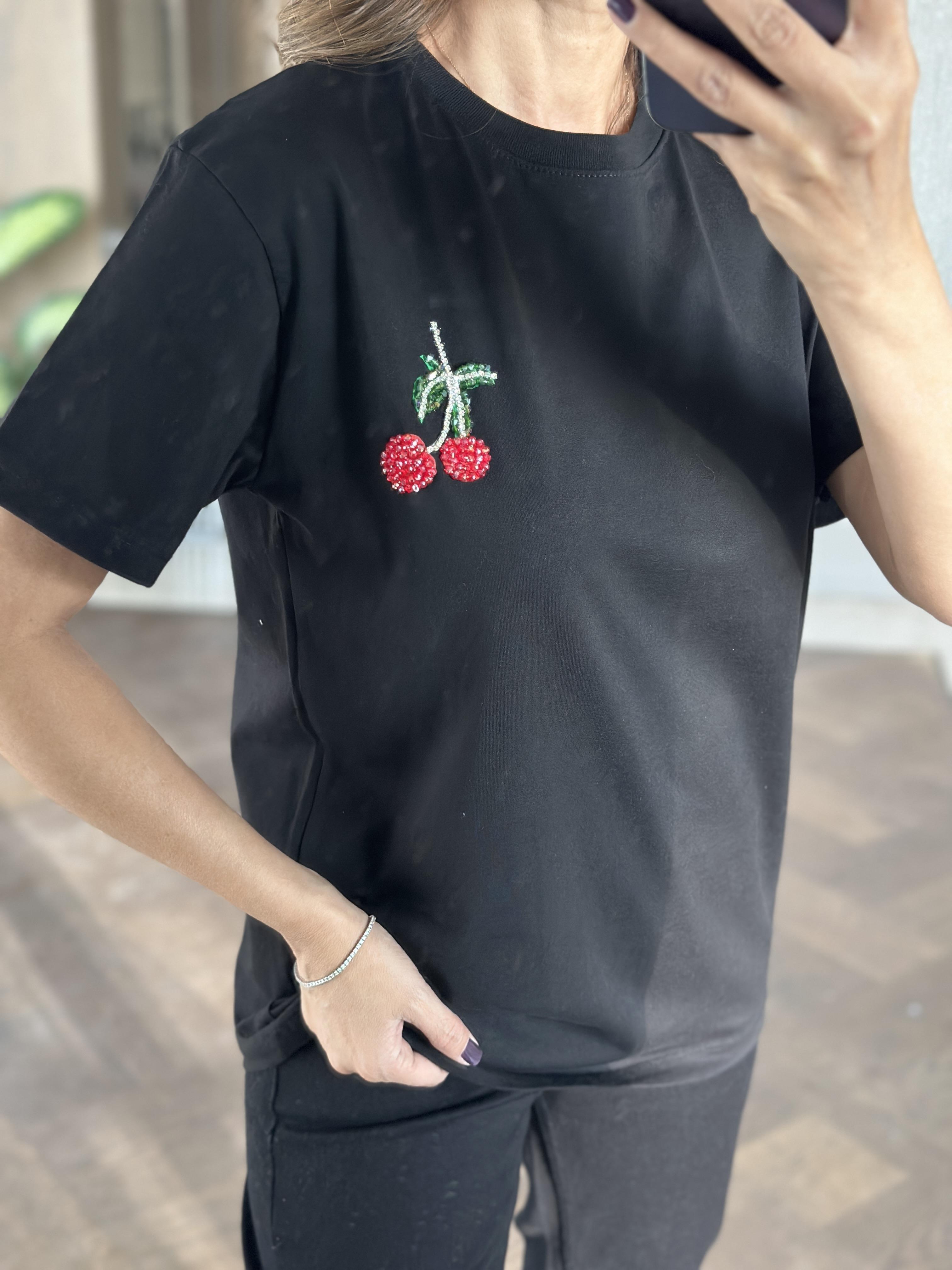 Siyah Kiraz Taşlı Bisiklet Yaka Kadın T-Shirt