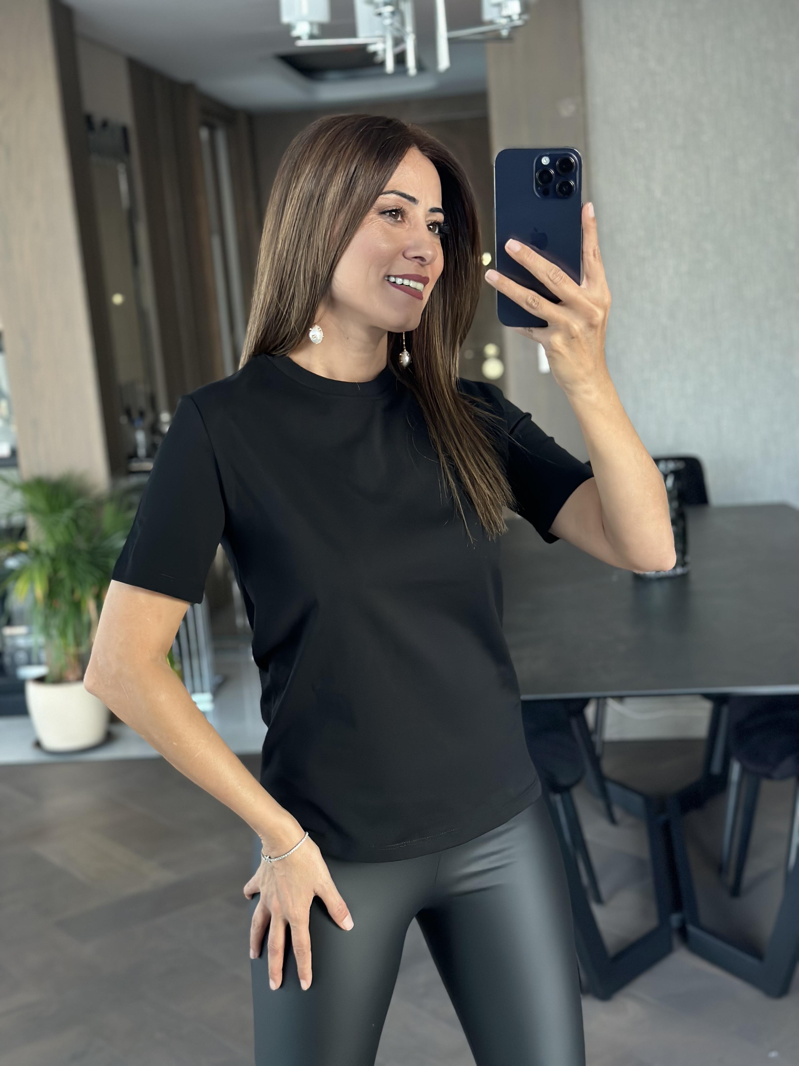 Siyah Kısa Kol Bisiklet Yaka Orjinal Marka Basic Kadın T-shirt